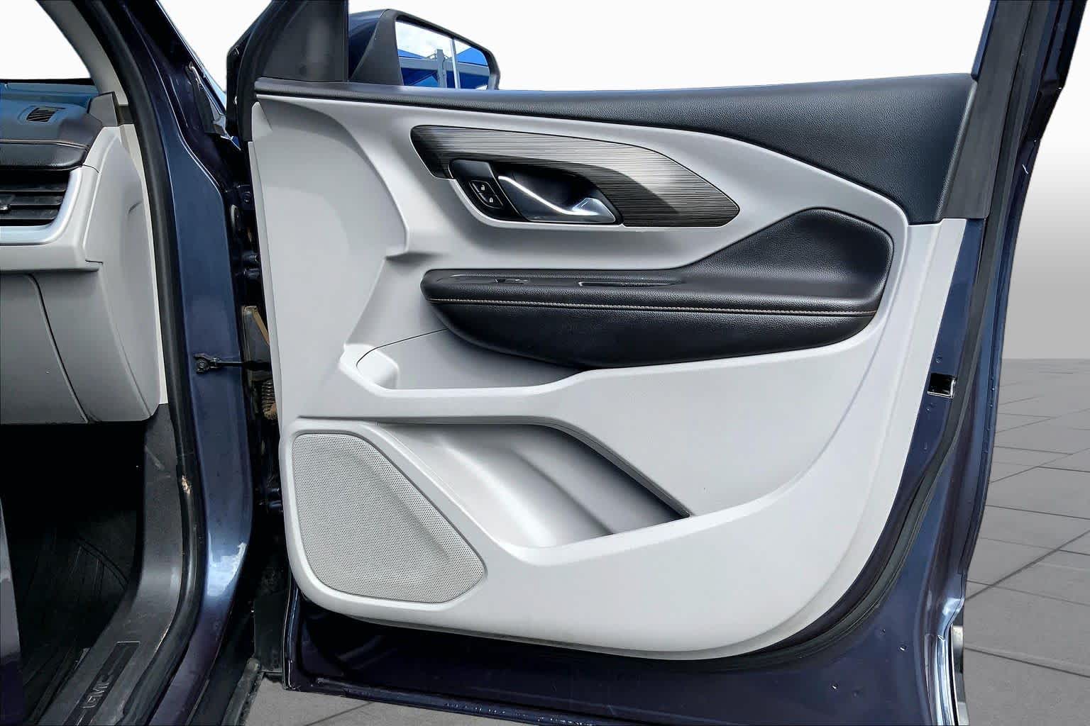 Used 2019 BLUE STEEL METALLIC GMC SLT image 23