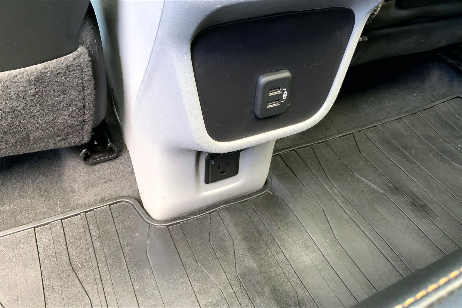 Used 2019 BLUE STEEL METALLIC GMC SLT image 36