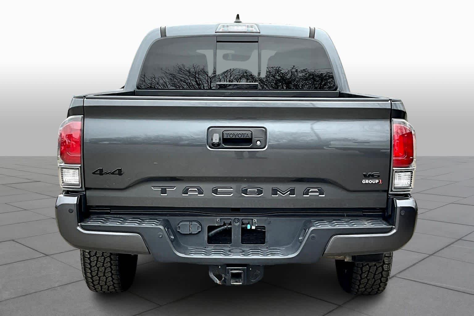 View vehicle photo 5