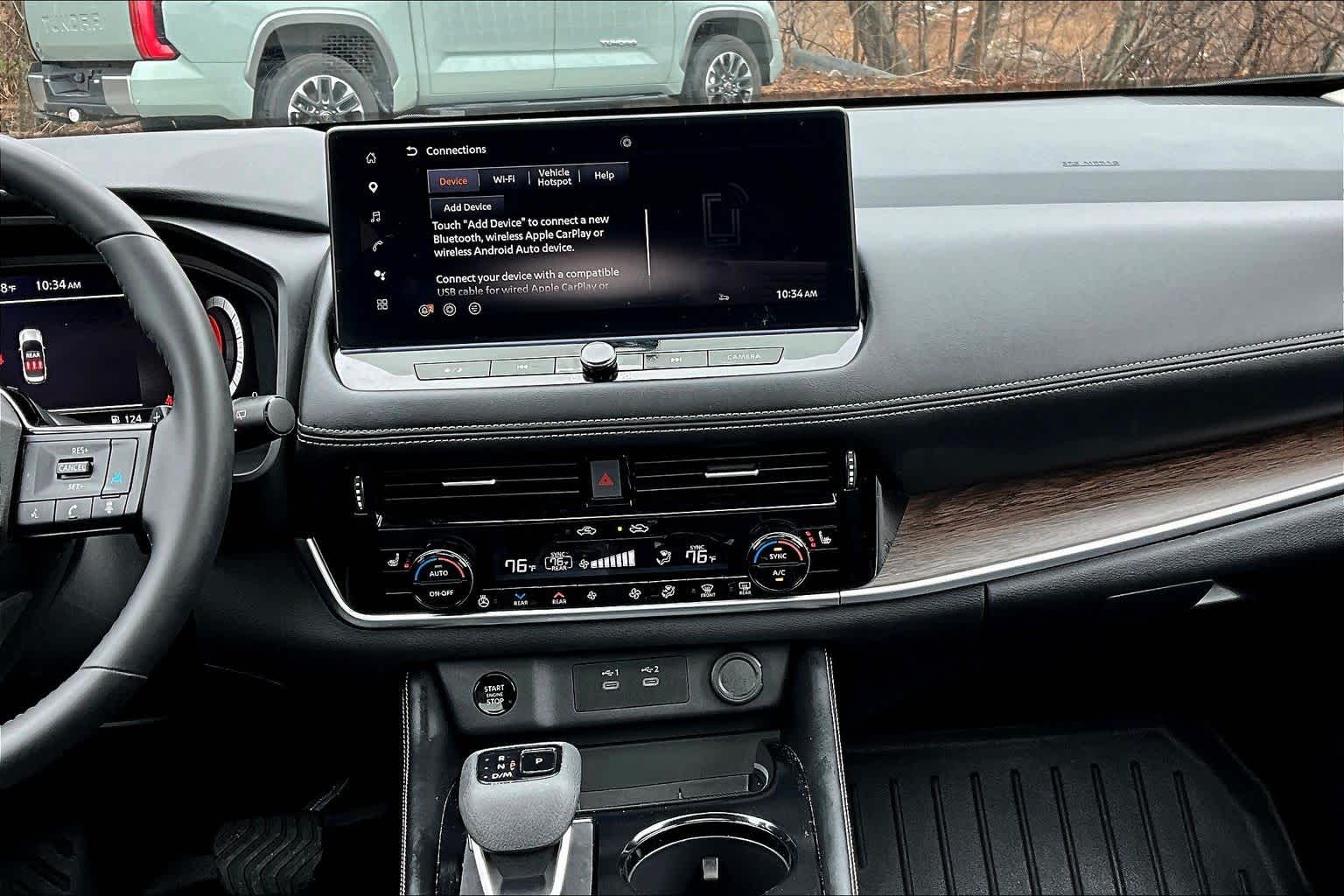 View vehicle photo 7