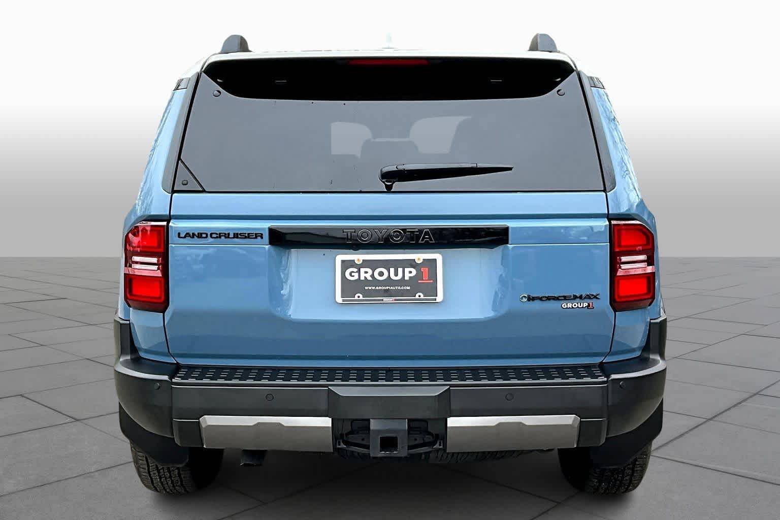 View vehicle photo 5