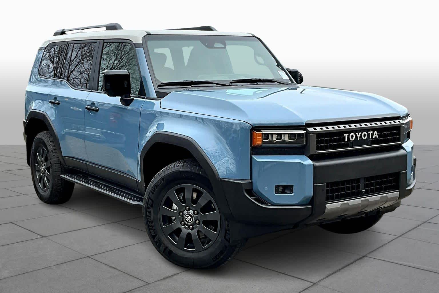 View vehicle photo 3