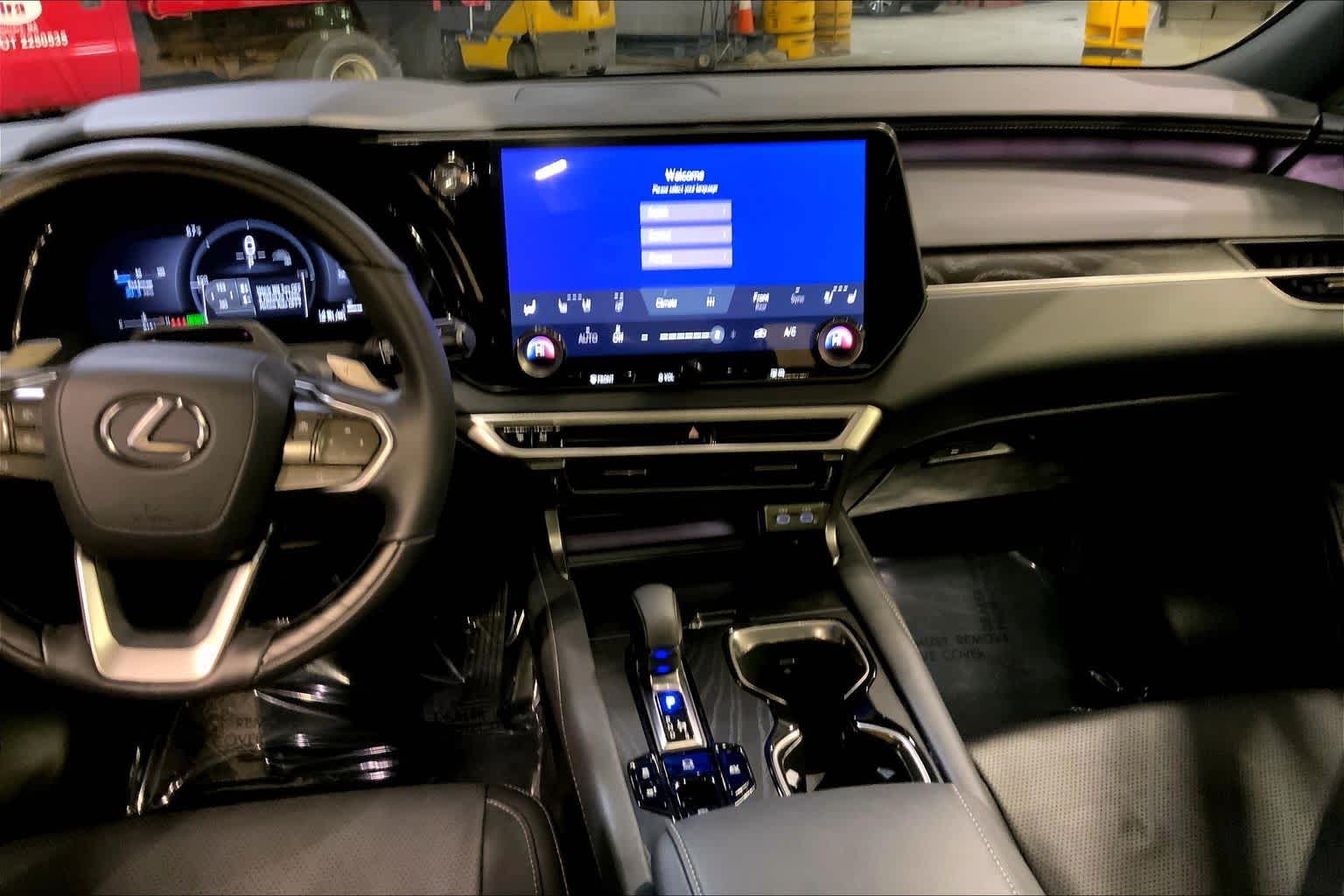 View vehicle photo 7
