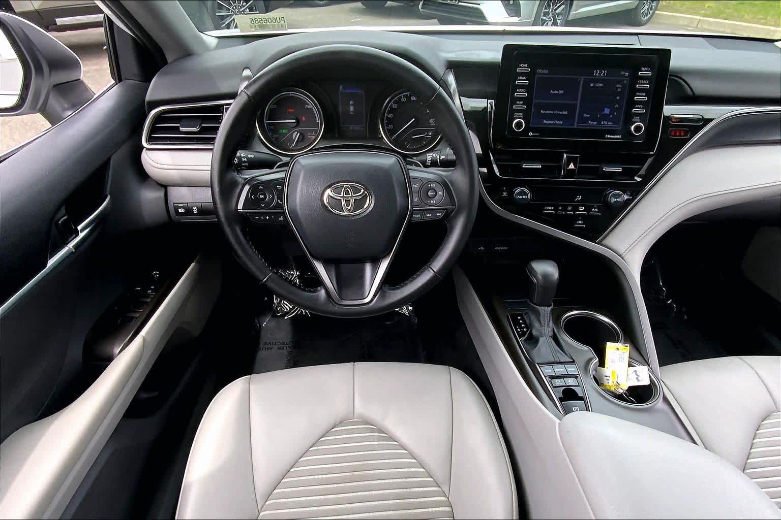 View vehicle photo 6