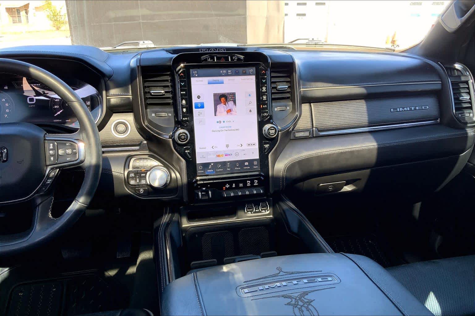 View vehicle photo 7