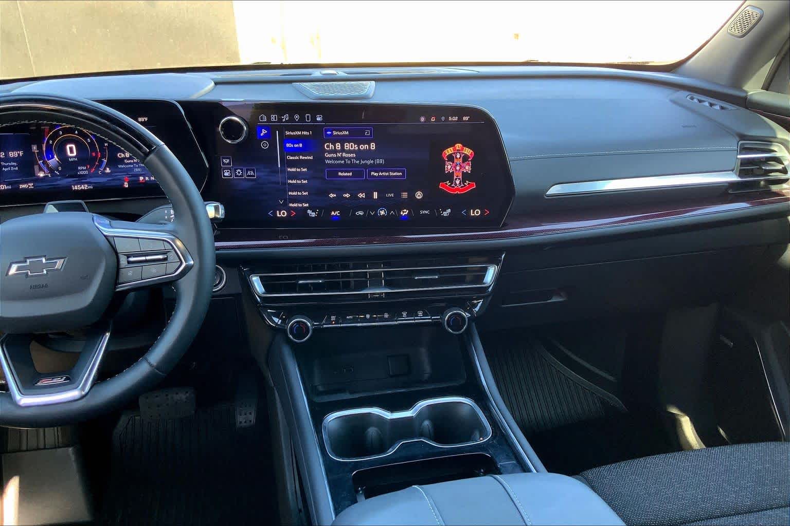 View vehicle photo 7