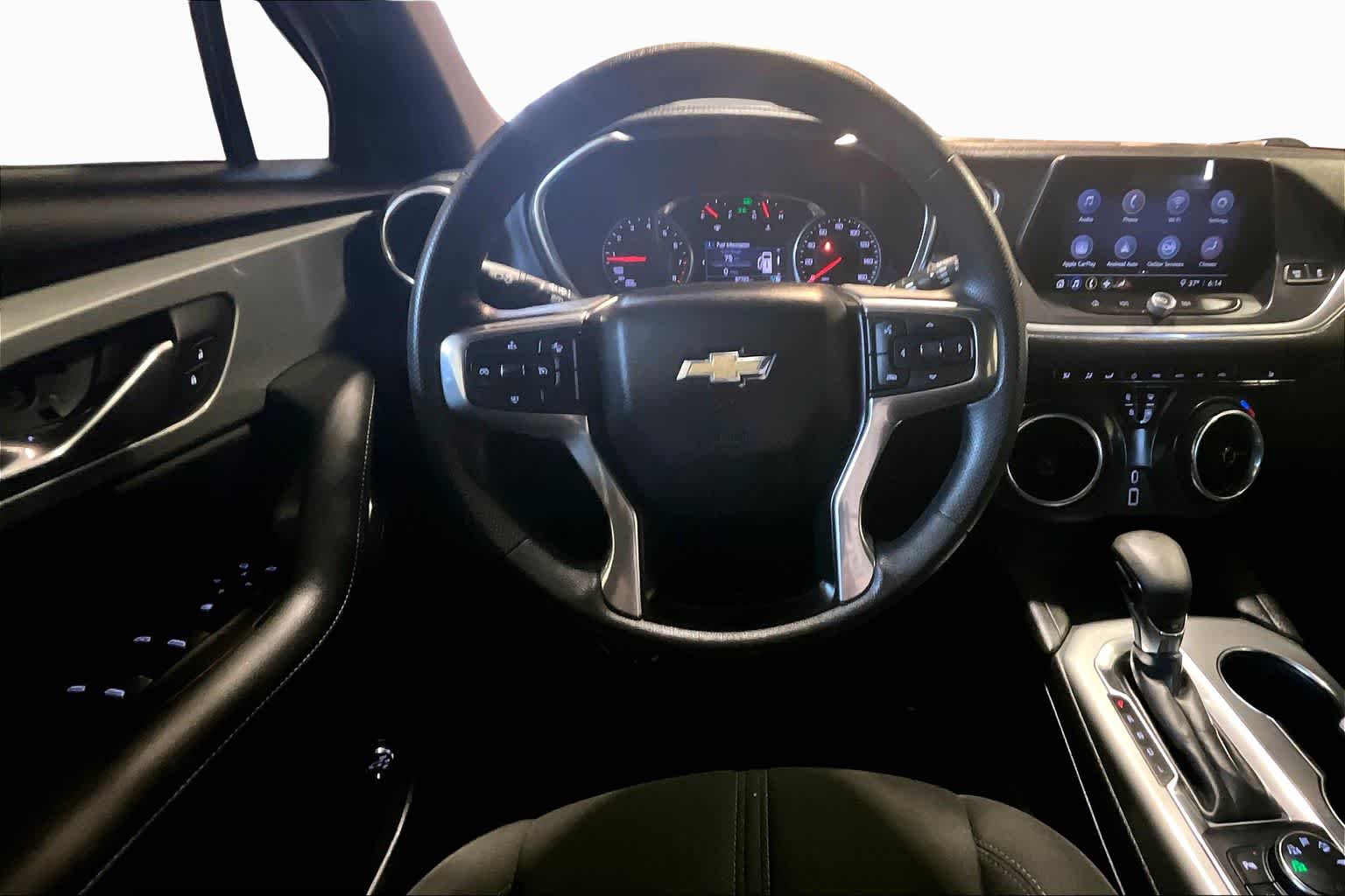 View vehicle photo 6