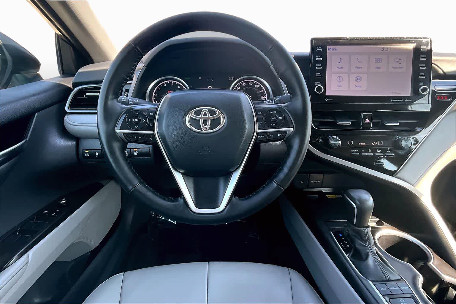 View vehicle photo 6