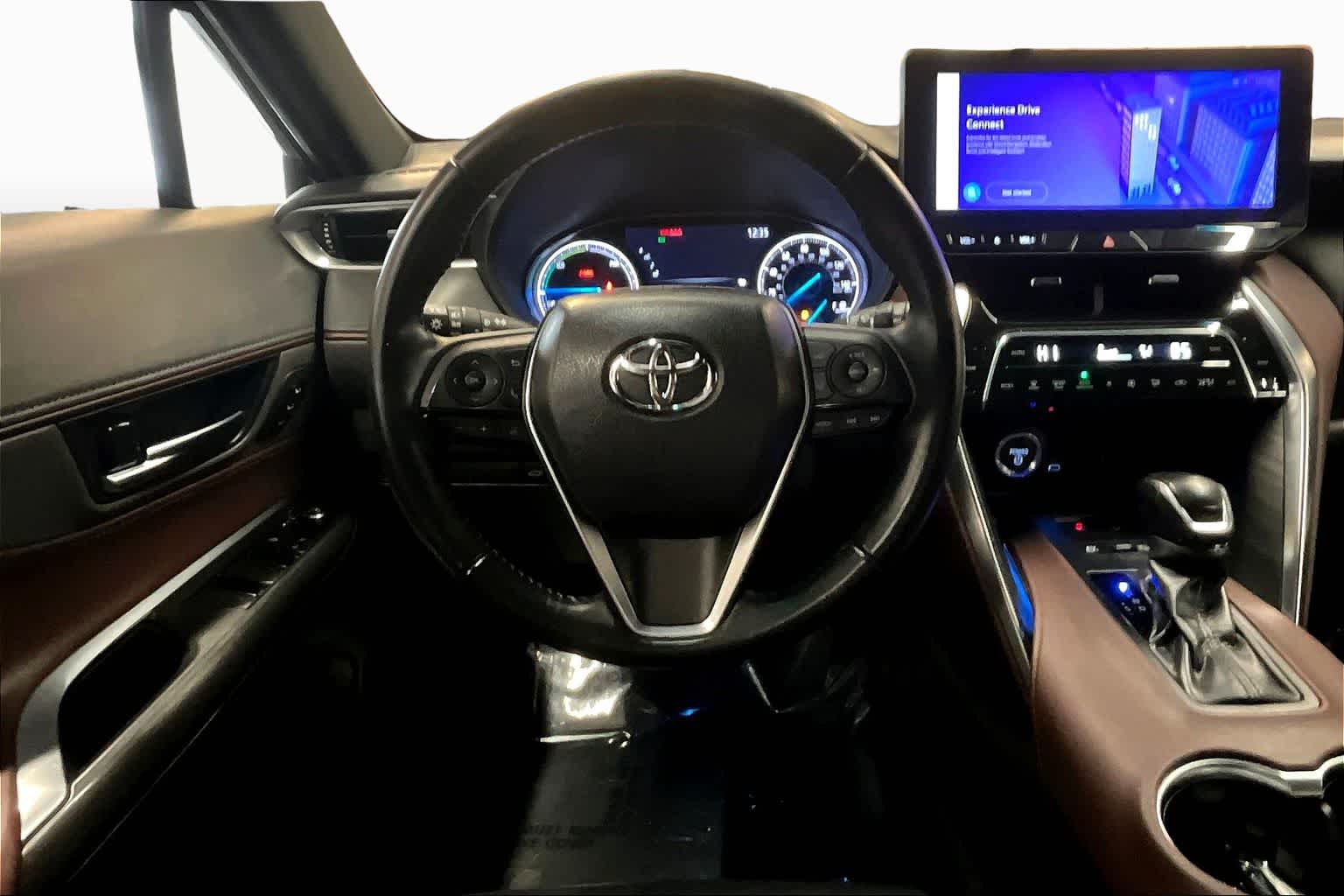 View vehicle photo 6