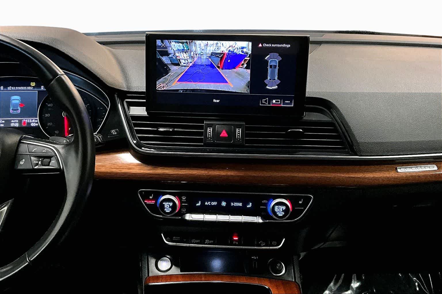 View vehicle photo 7