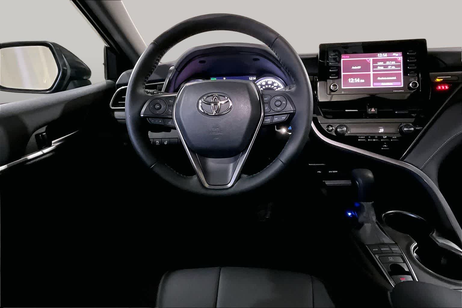View vehicle photo 5