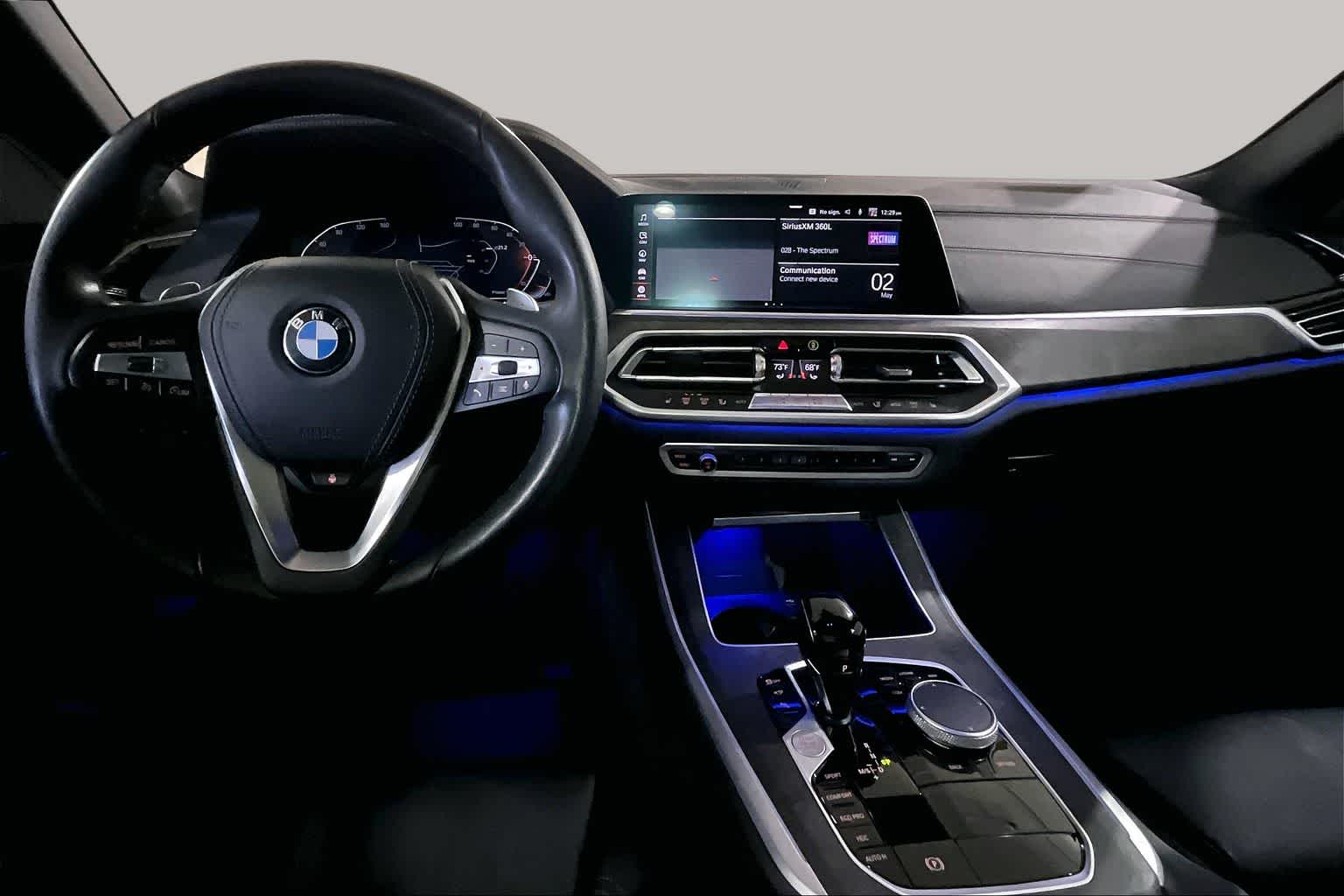 View vehicle photo 5