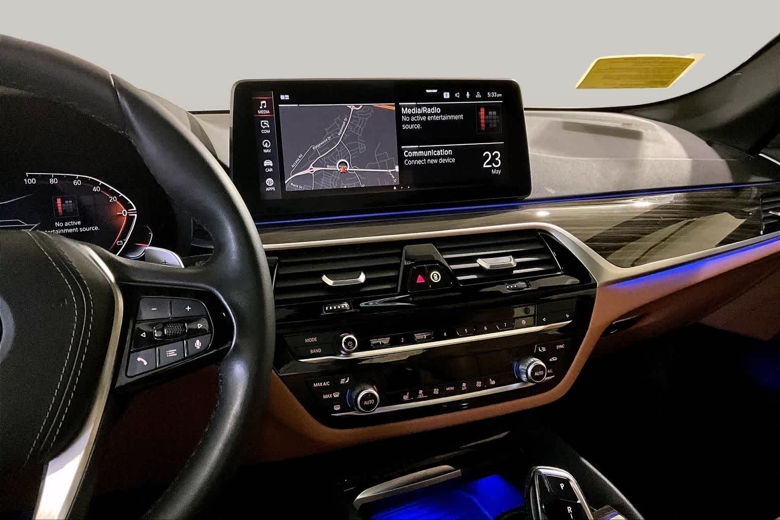 View vehicle photo 6