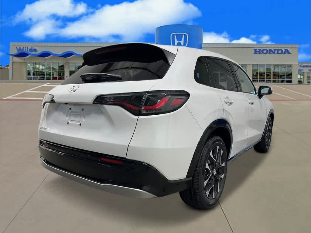 View vehicle photo 5