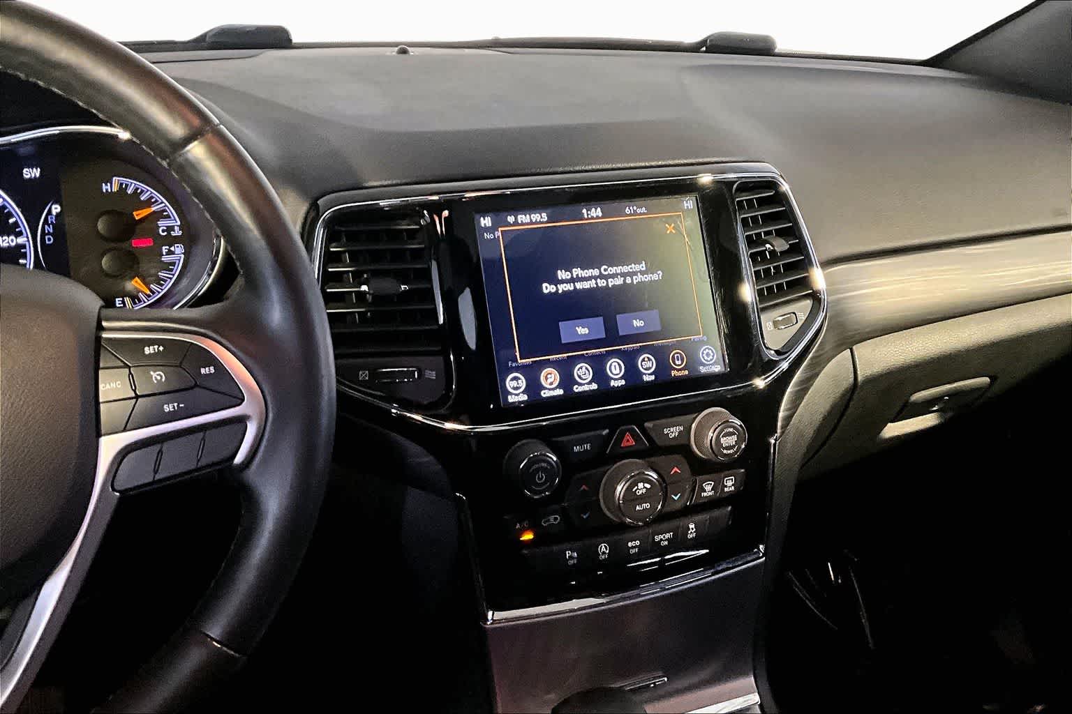 View vehicle photo 7