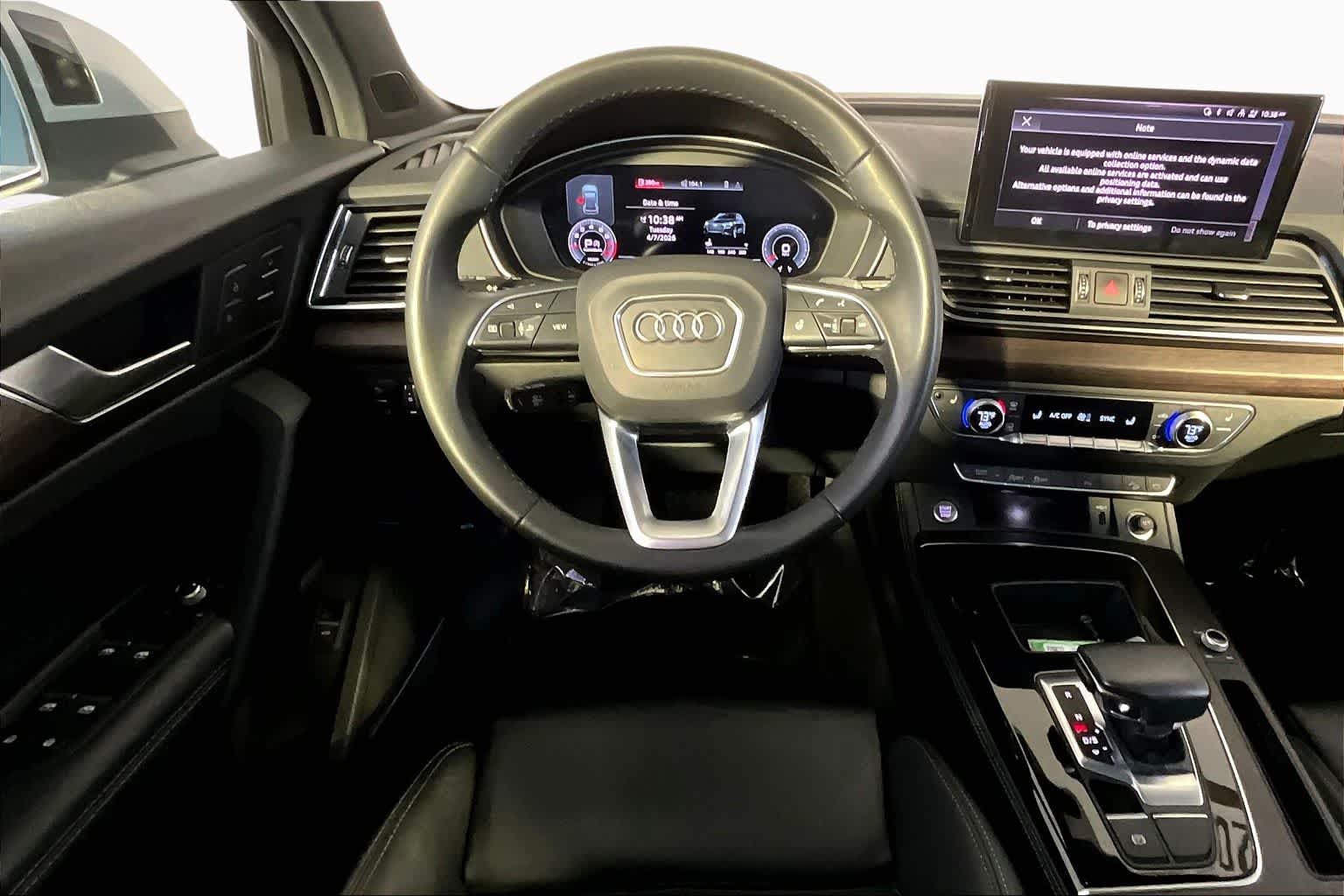 View vehicle photo 6