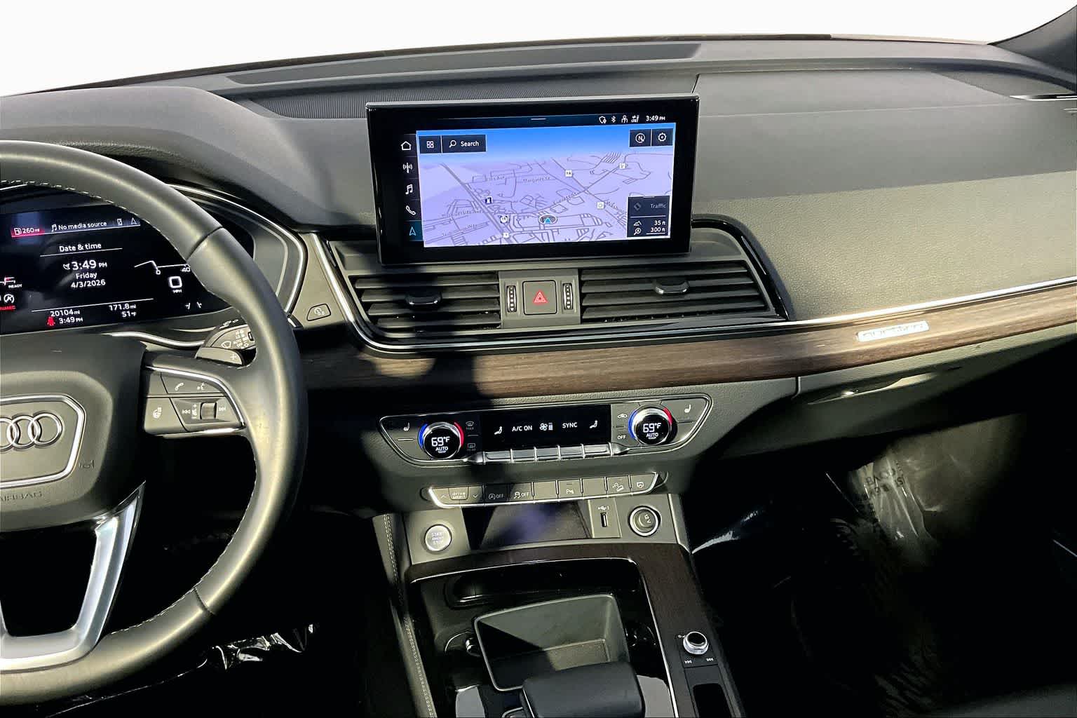 View vehicle photo 7
