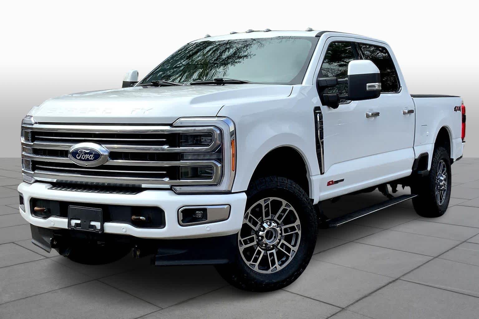 Star White Metallic Tri-Coat 2023 Ford F-350 Super Duty Limited Crew Cab 4WD Pickup Truck Four-Wheel Drive Automatic