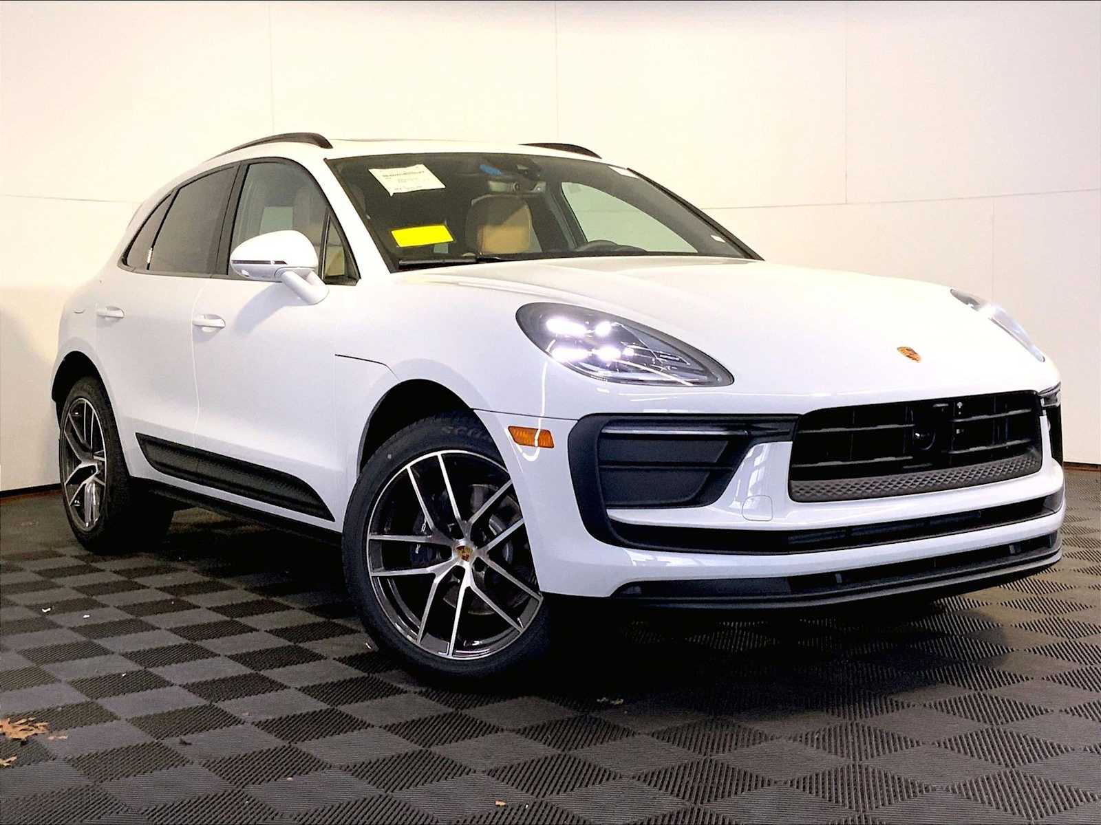 2026 Porsche Macan T - Photo 9