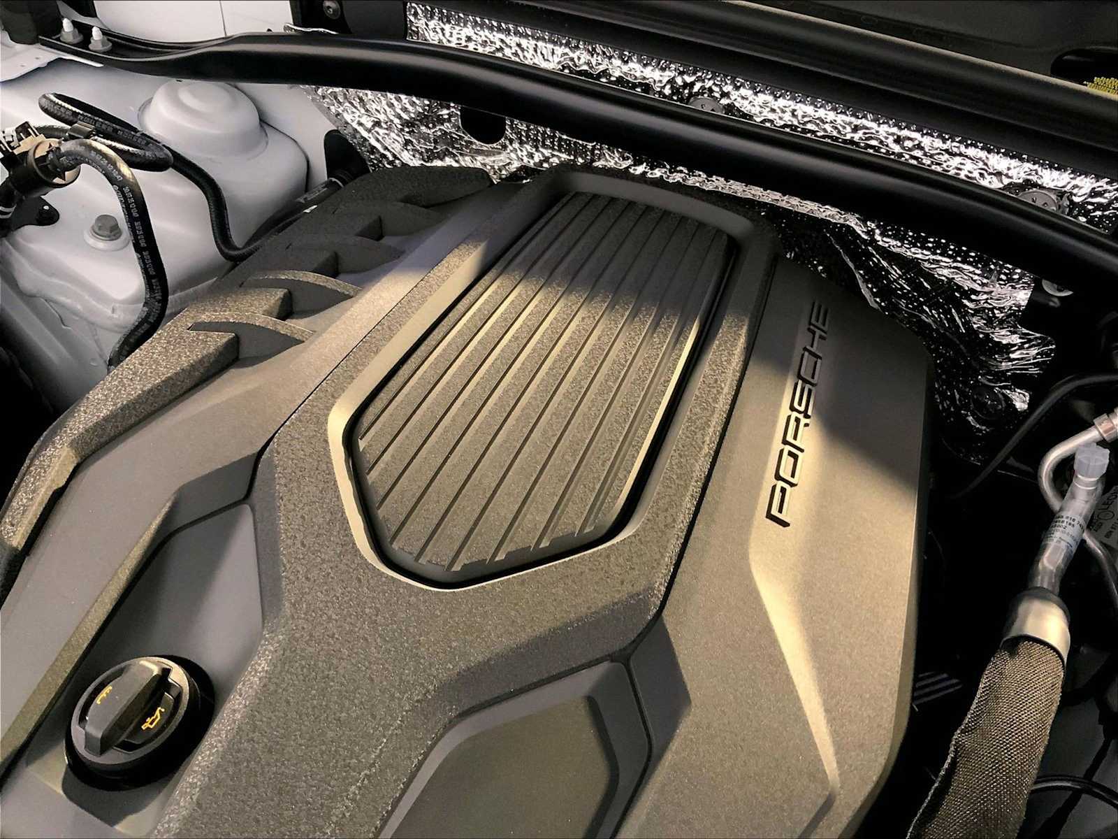 2026 Porsche Macan T - Photo 22