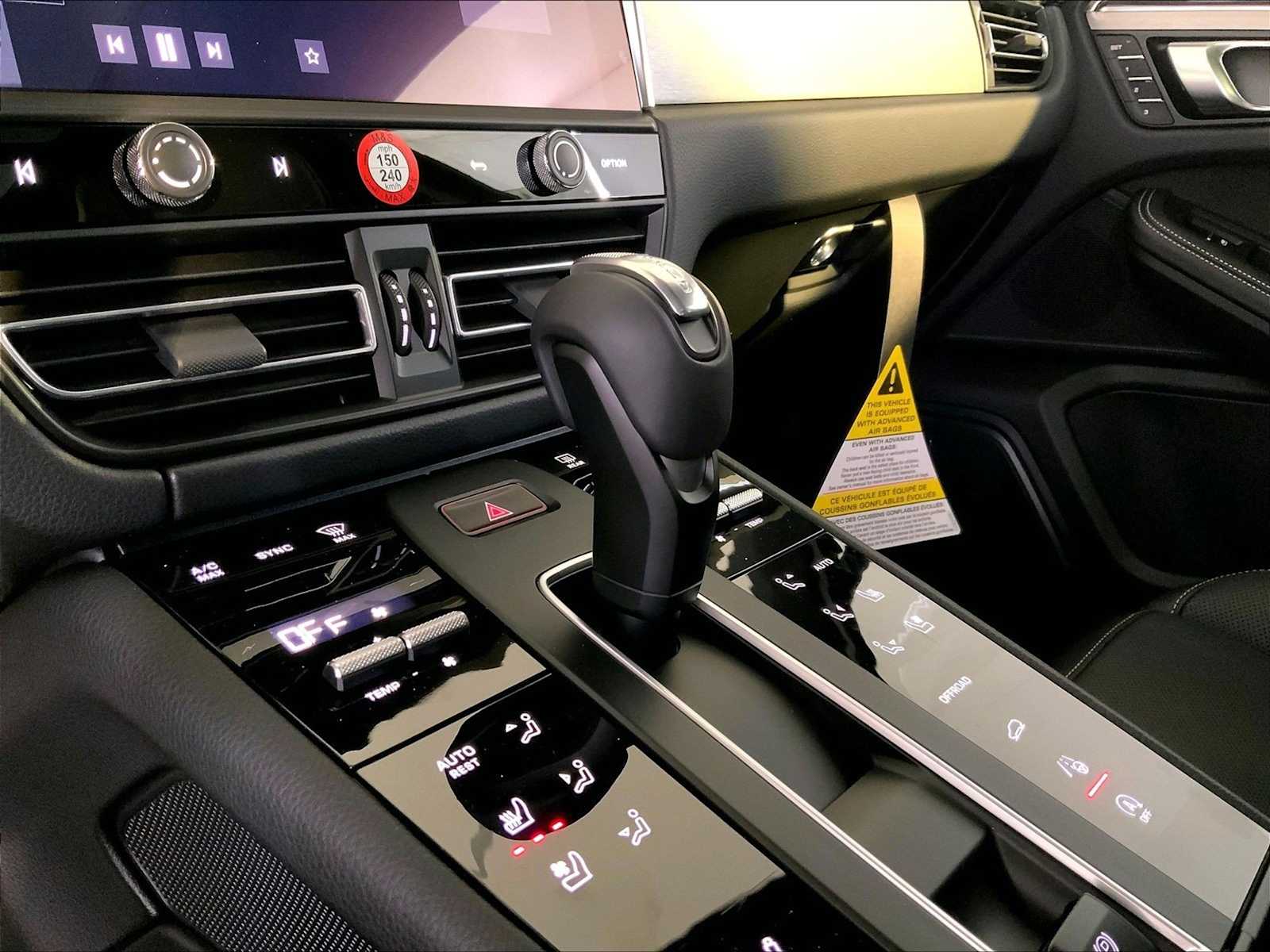 New 2026 F0/Dolomite Silver Porsche T image 17