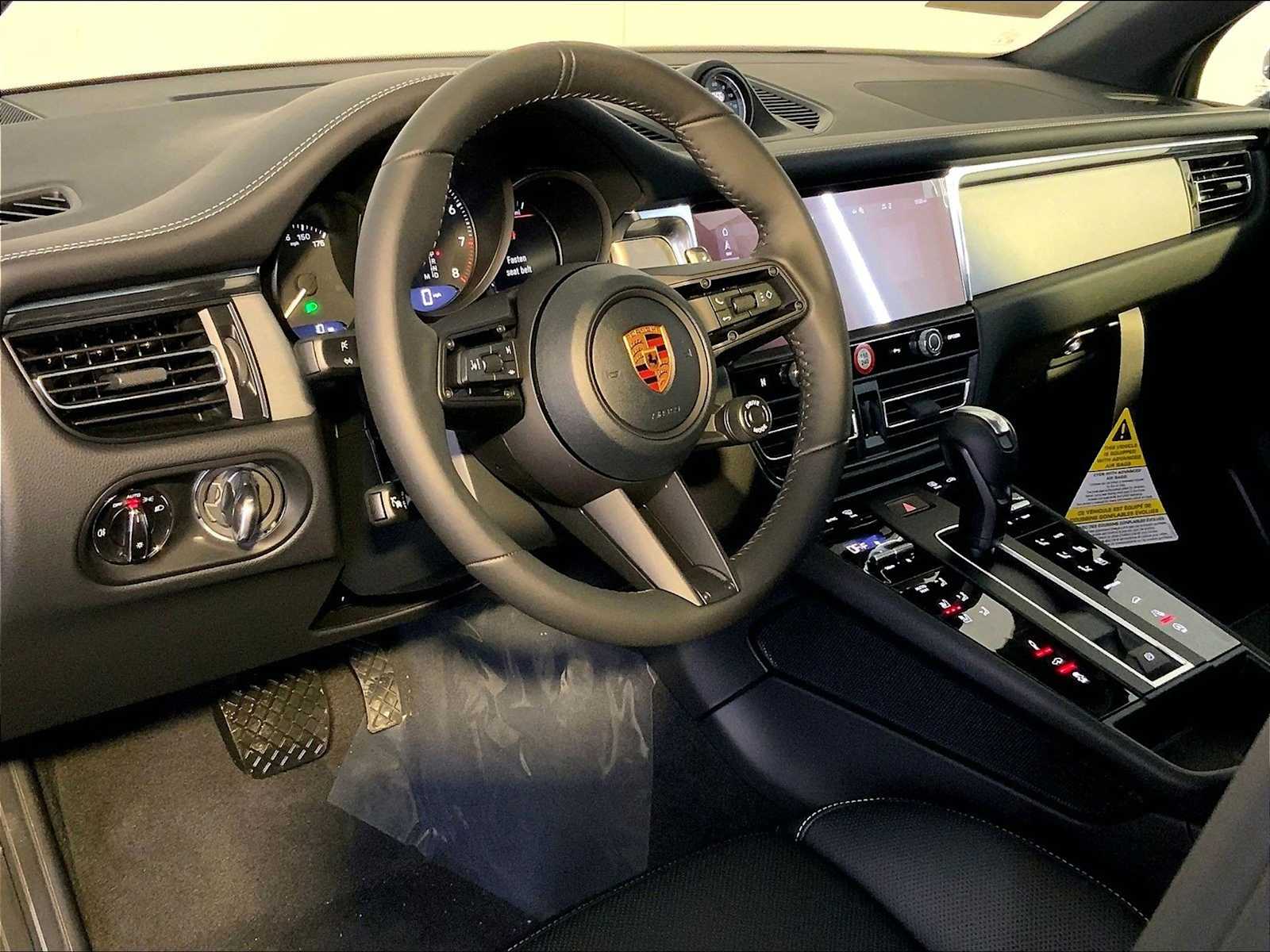 New 2026 F0/Dolomite Silver Porsche T image 4