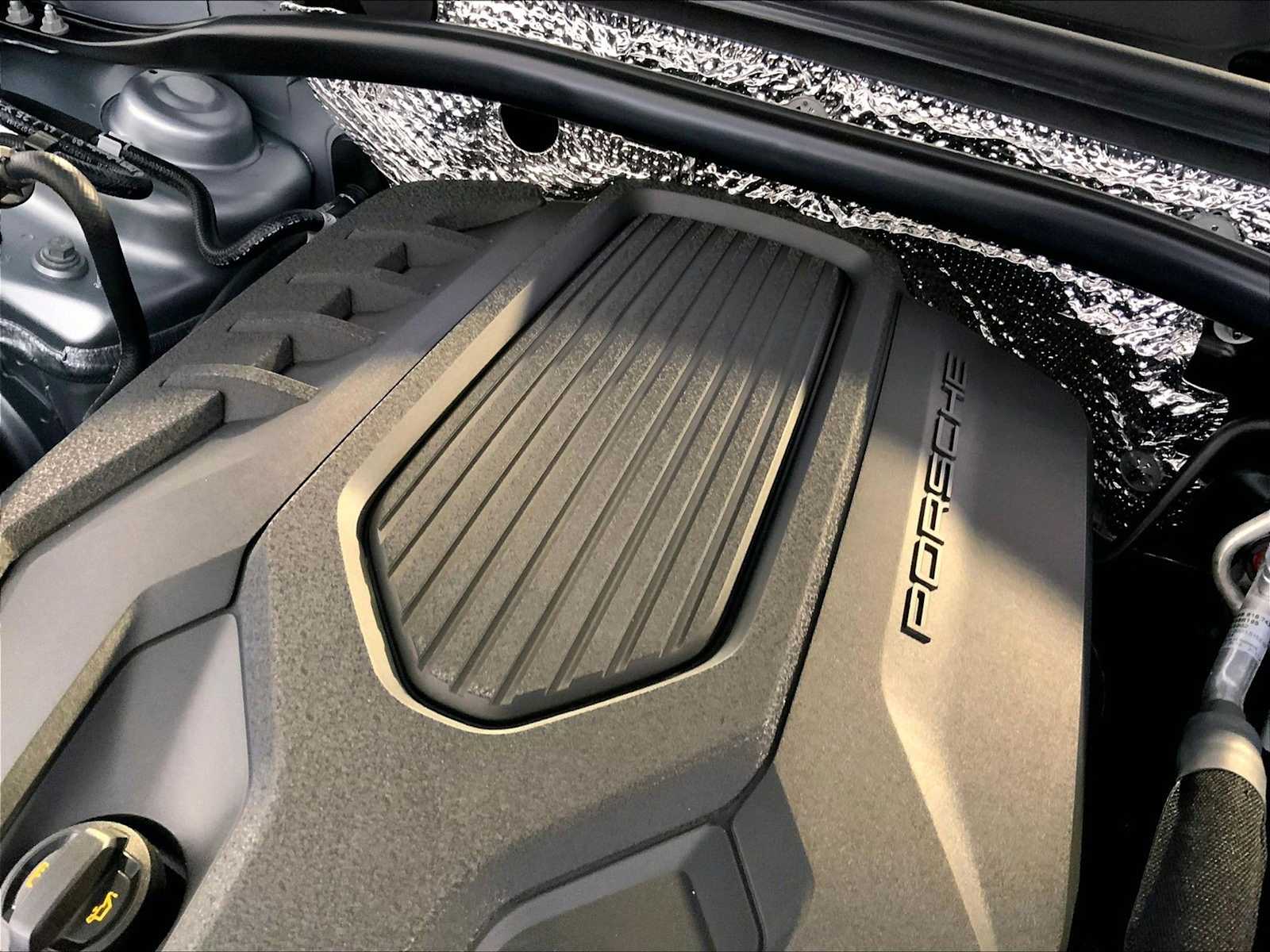 New 2026 F0/Dolomite Silver Porsche T image 22