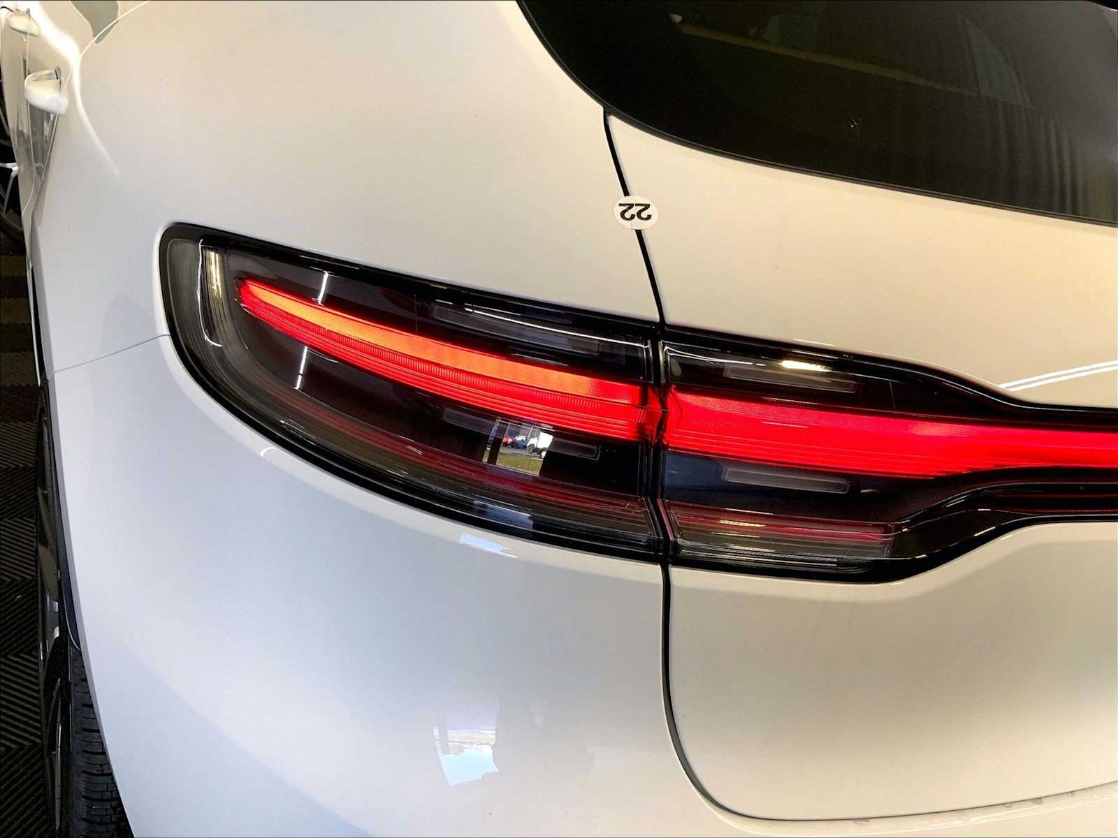 New 2026 0Q/White Porsche  image 18