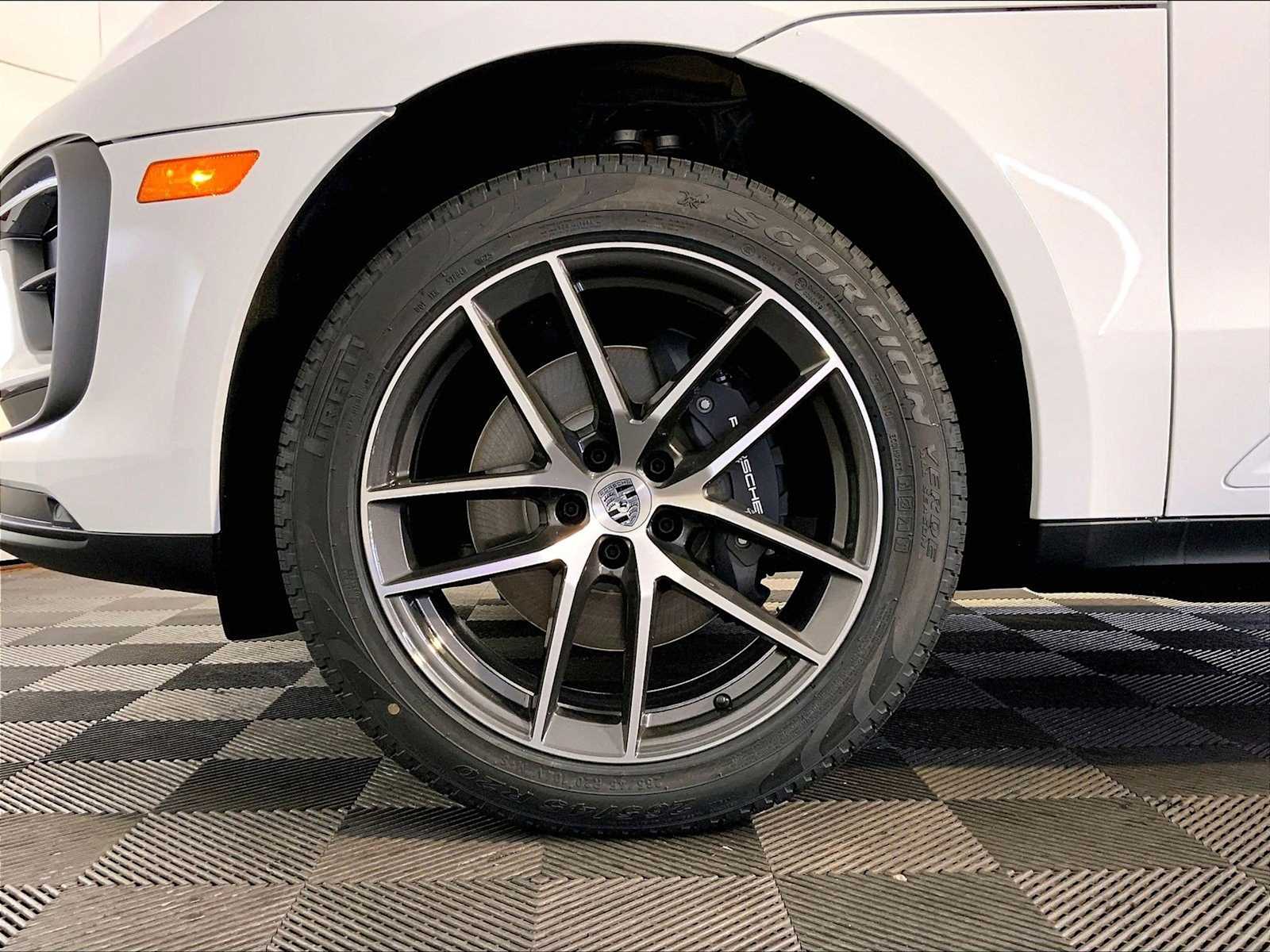 New 2026 0Q/White Porsche  image 11