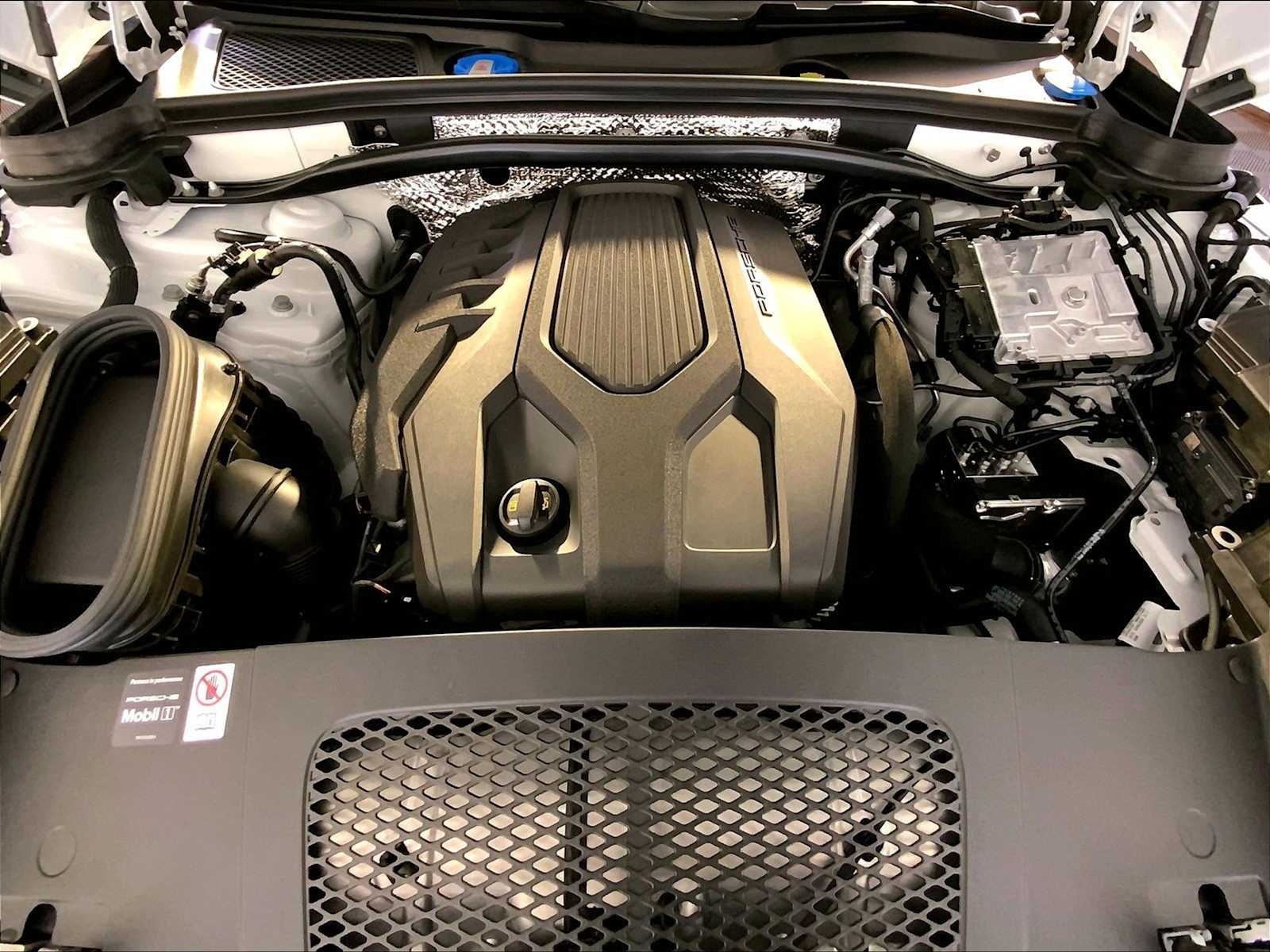 New 2026 0Q/White Porsche  image 21