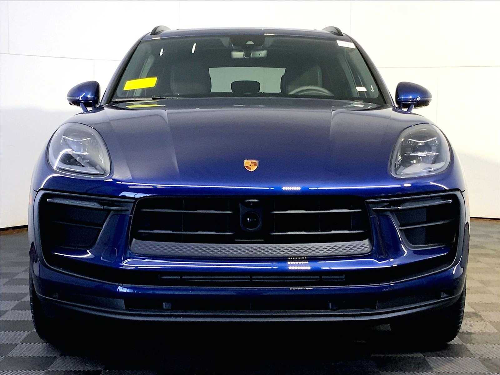 2026 Porsche Macan T - Photo 10