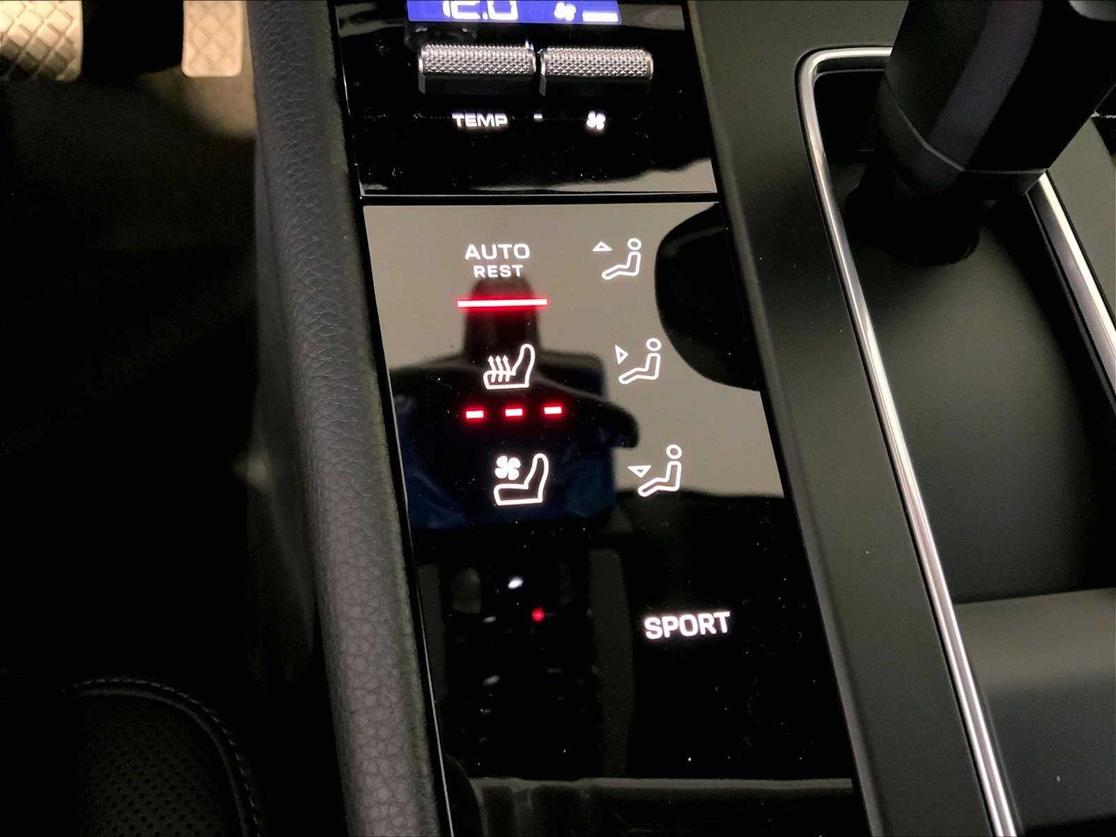 2026 Porsche Macan T - Photo 25