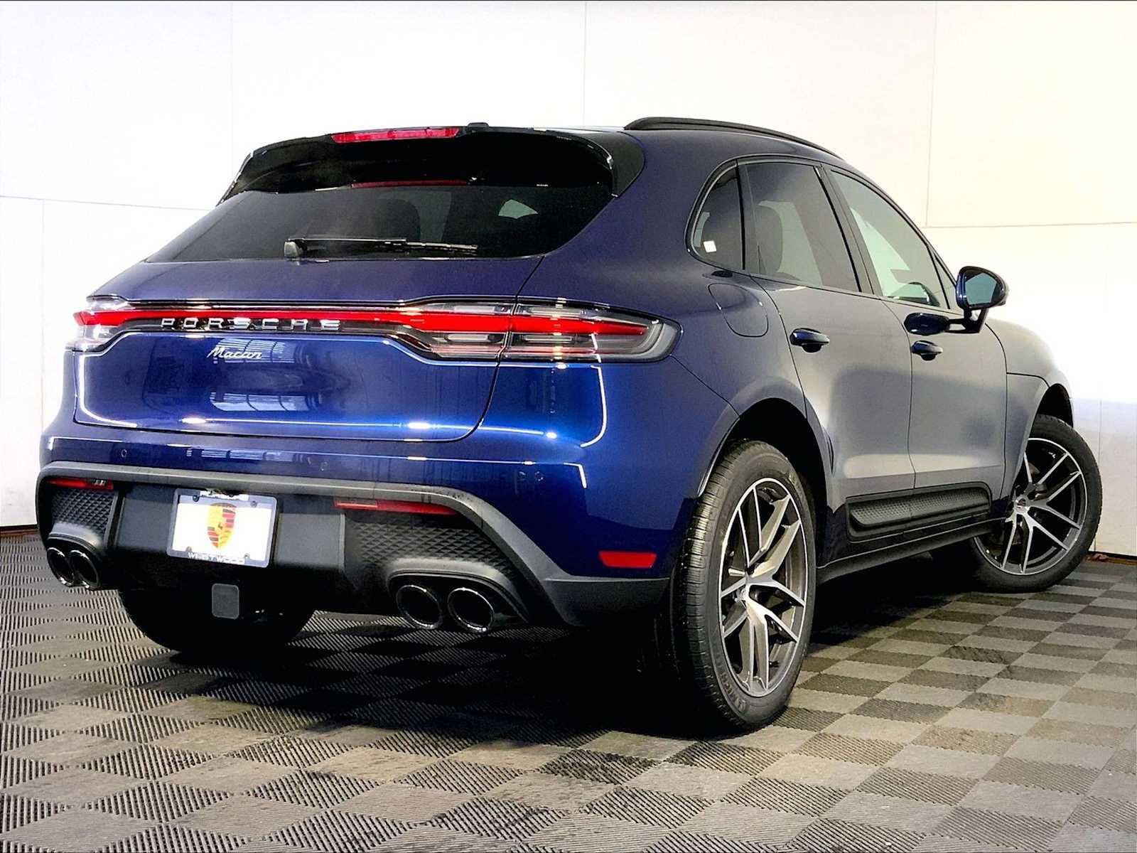 2026 Porsche Macan T - Photo 7
