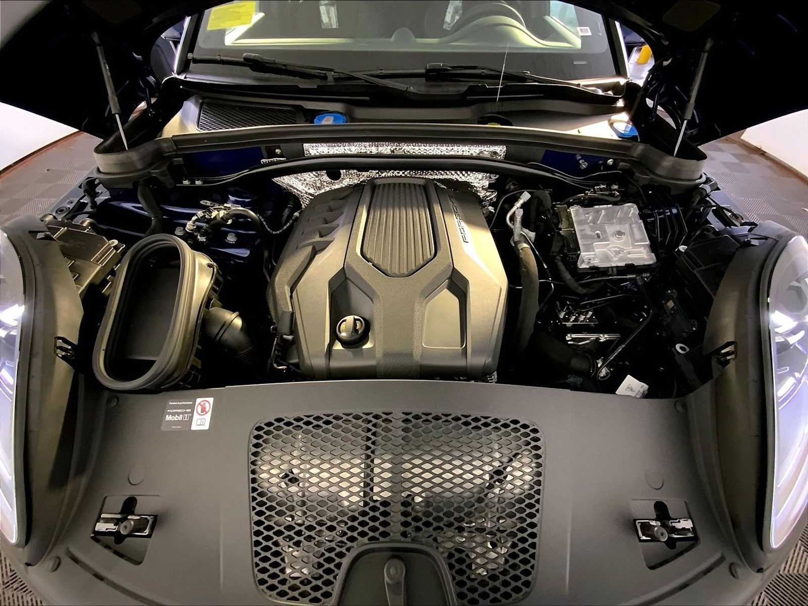 2026 Porsche Macan T - Photo 21