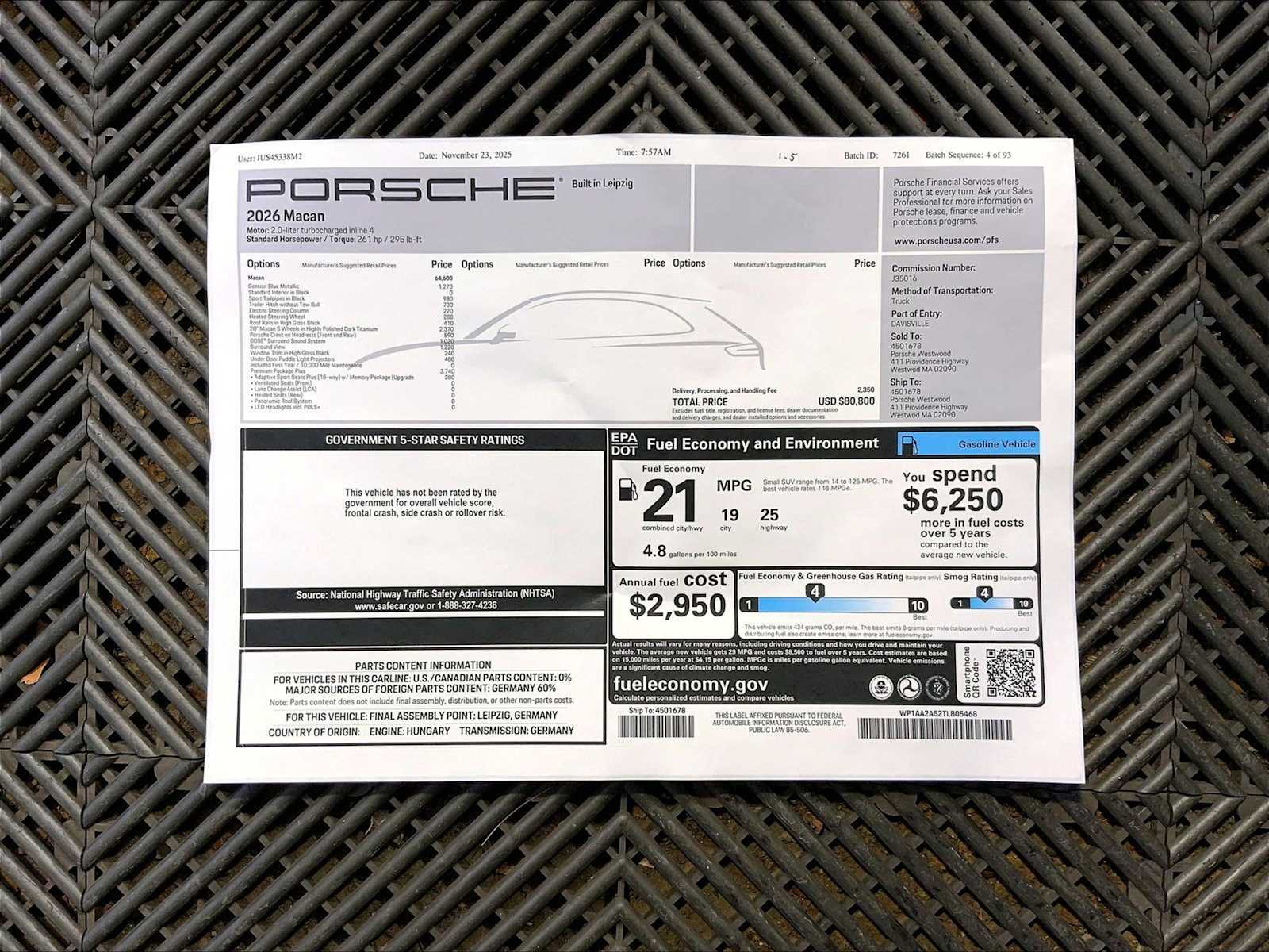 2026 Porsche Macan T - Photo 24