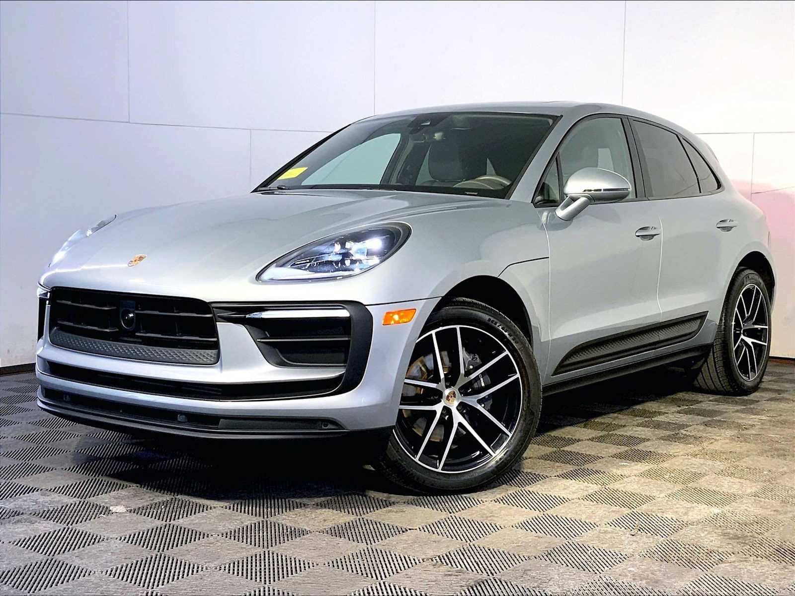 2023 Porsche Macan Base