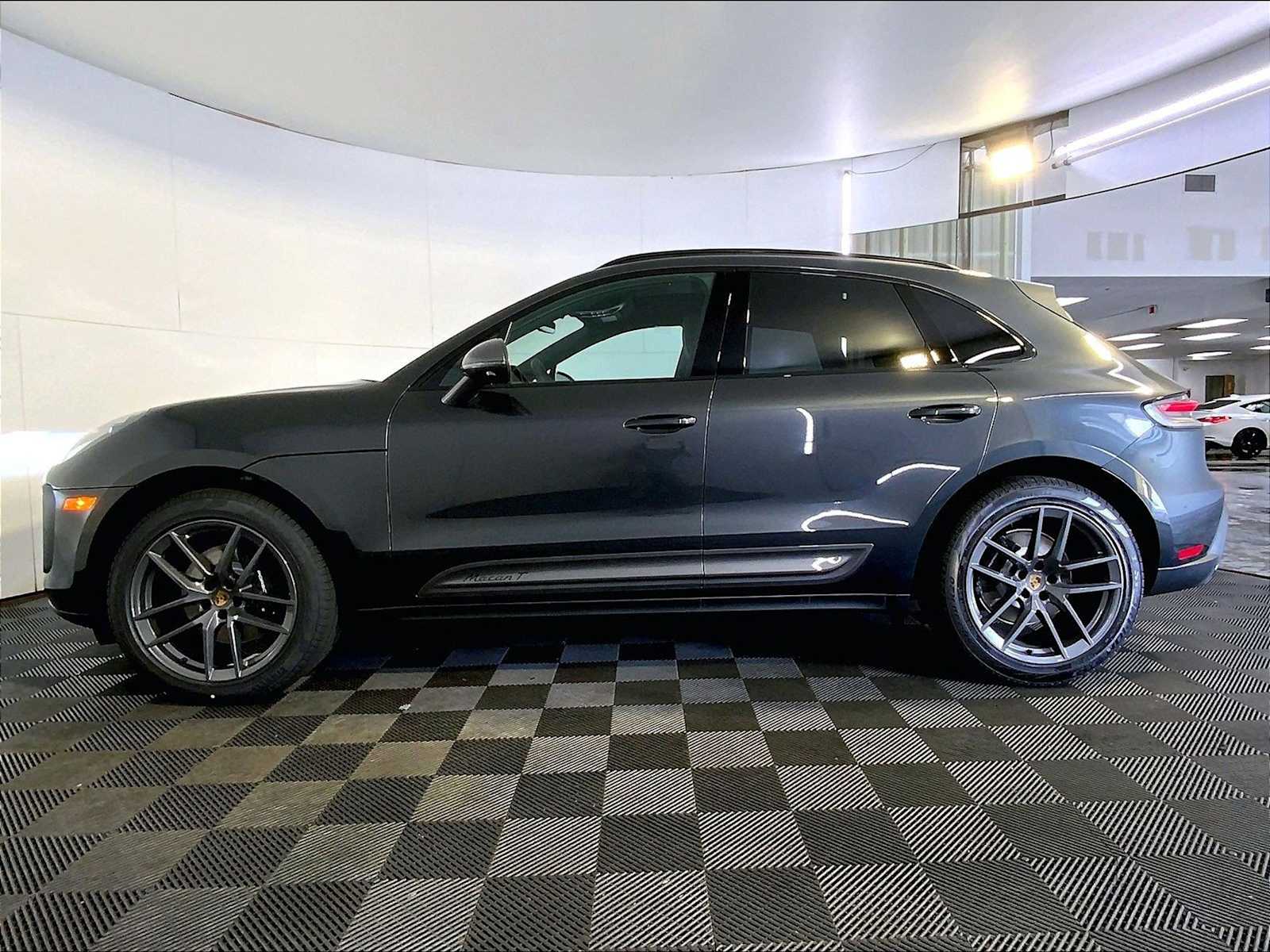 New 2026 2H/Volcano Grey Me Porsche T image 2