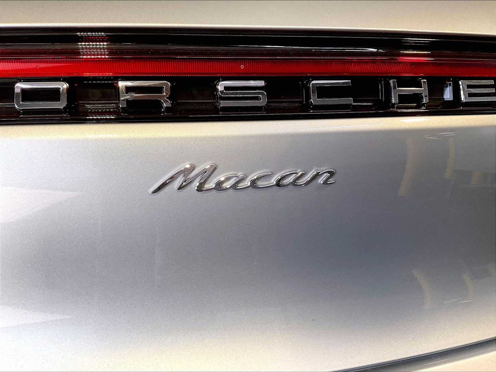 New 2026 F0/Dolomite Silver Porsche  image 19