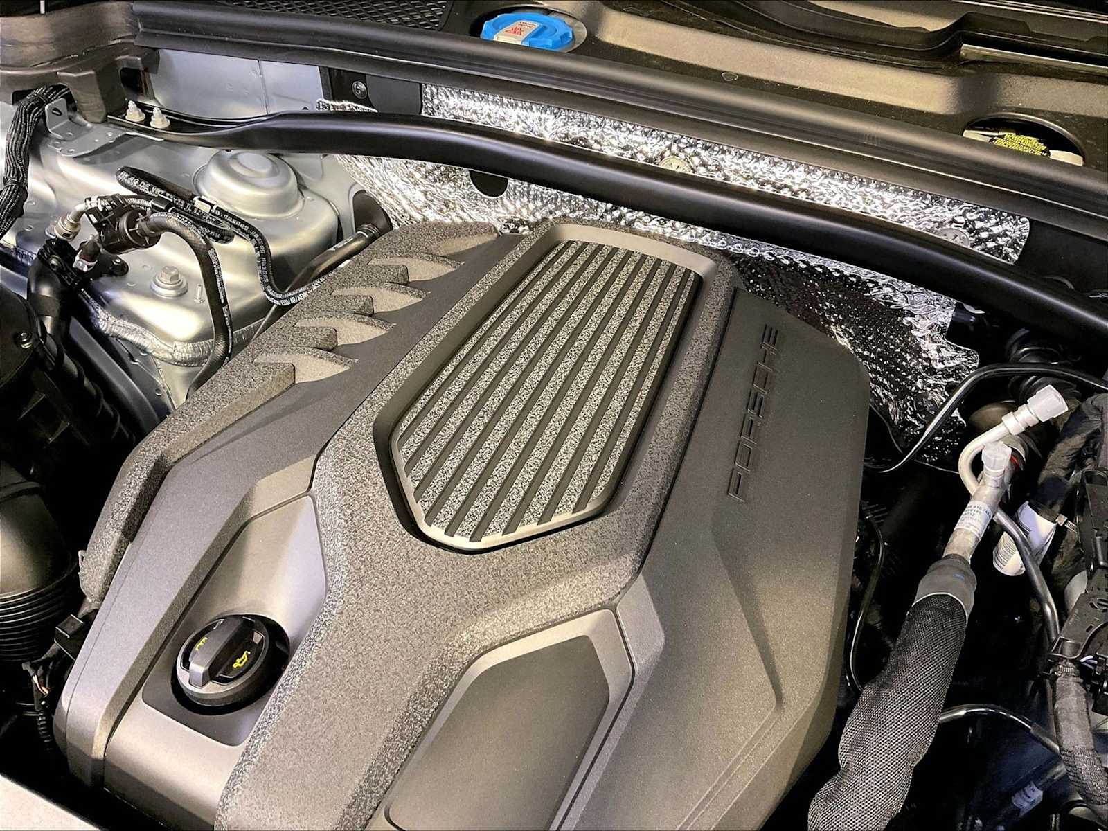 New 2026 F0/Dolomite Silver Porsche  image 22