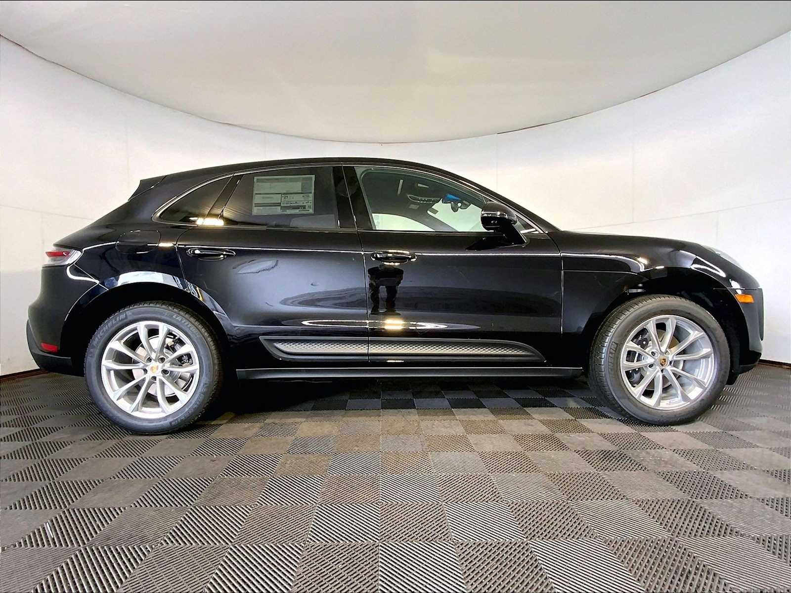 2025 Porsche Macan - Photo 8