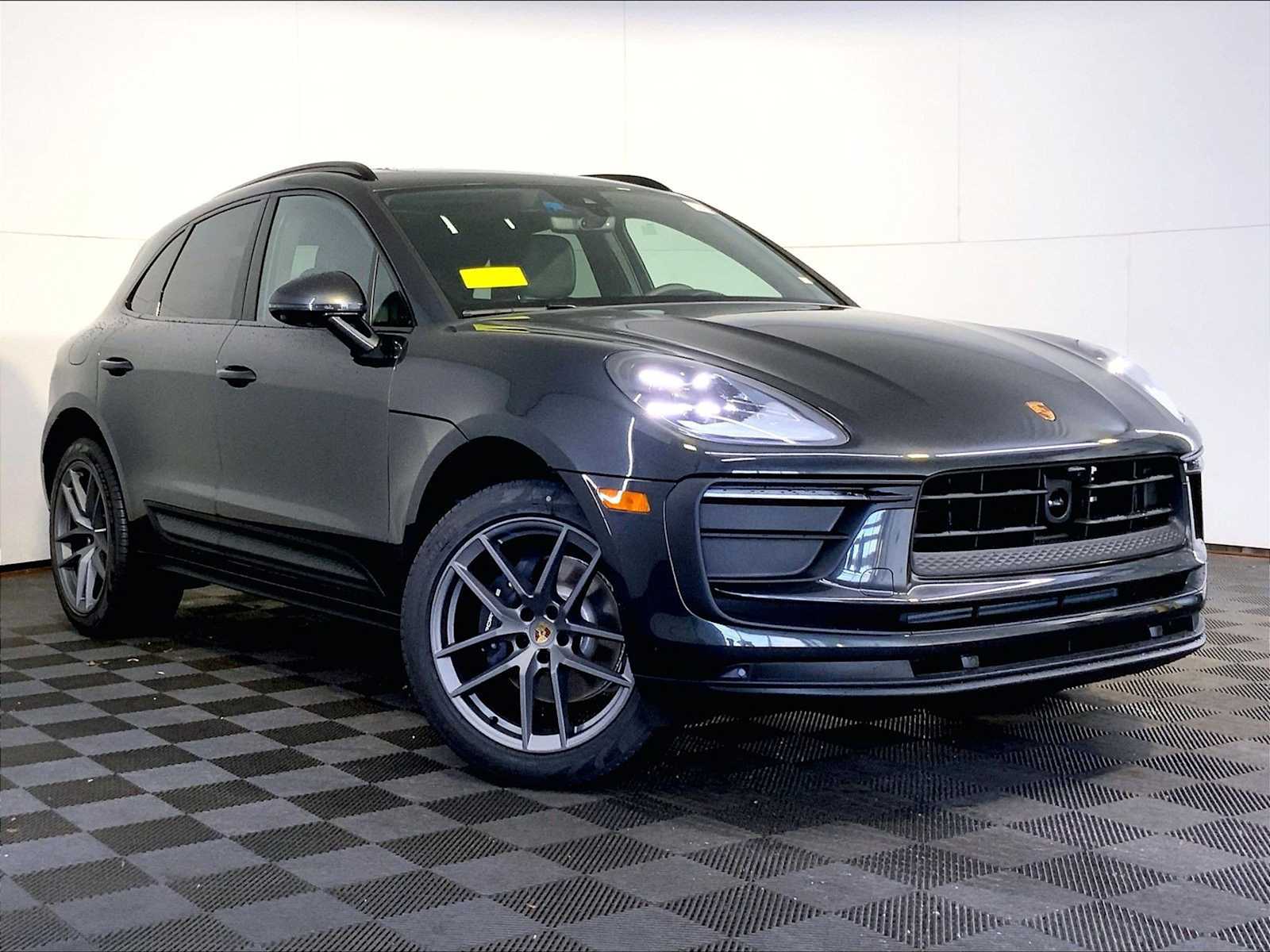 2026 Porsche Macan T - Photo 9