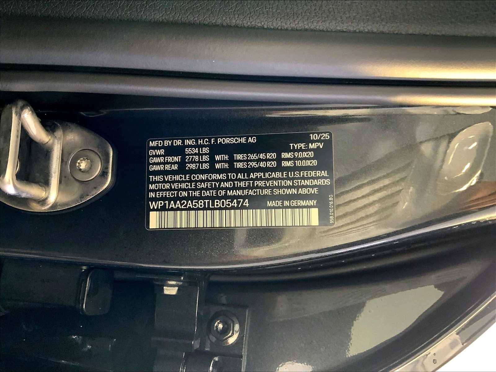2026 Porsche Macan T - Photo 23