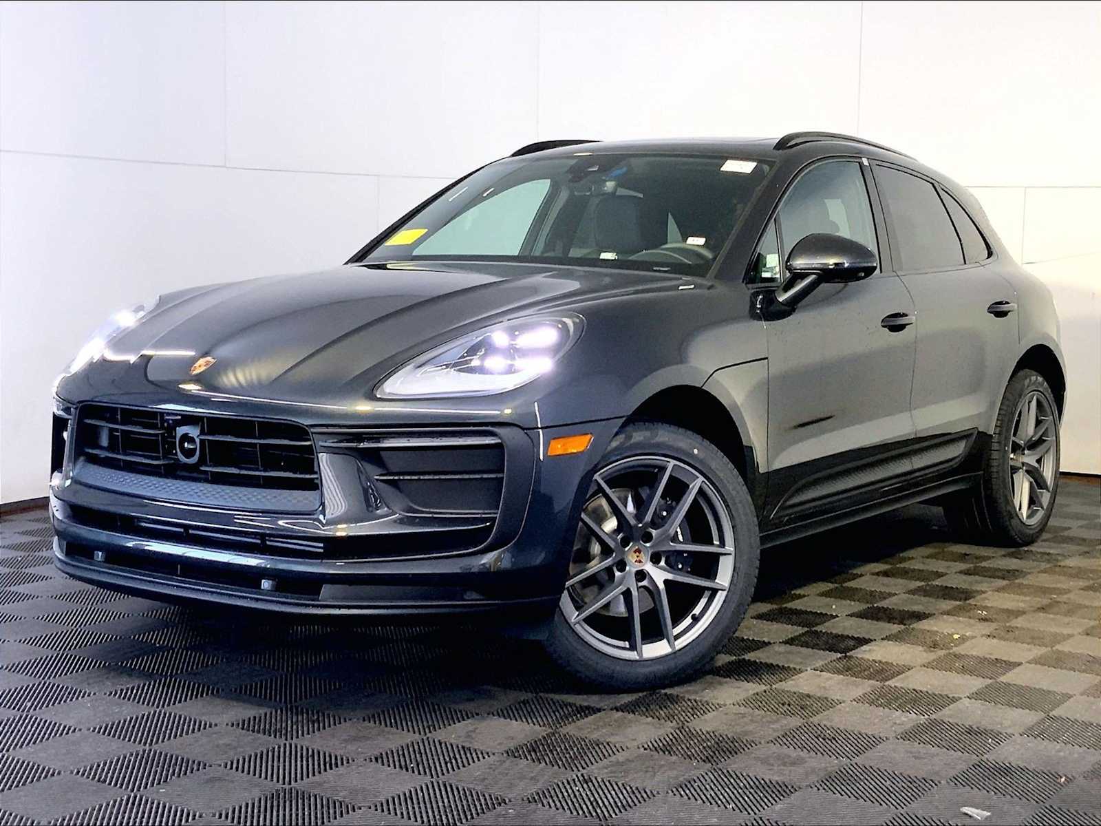 2026 Porsche Macan 