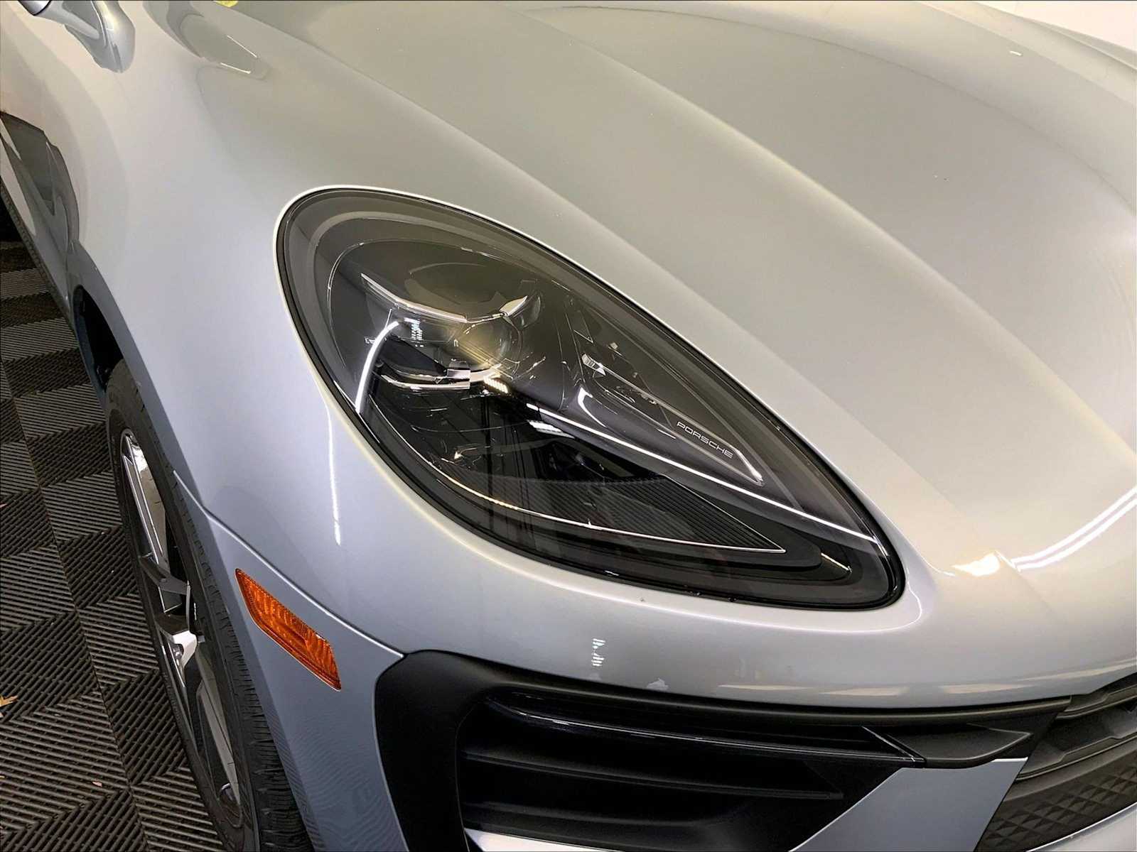 2026 Porsche Macan - Photo 12