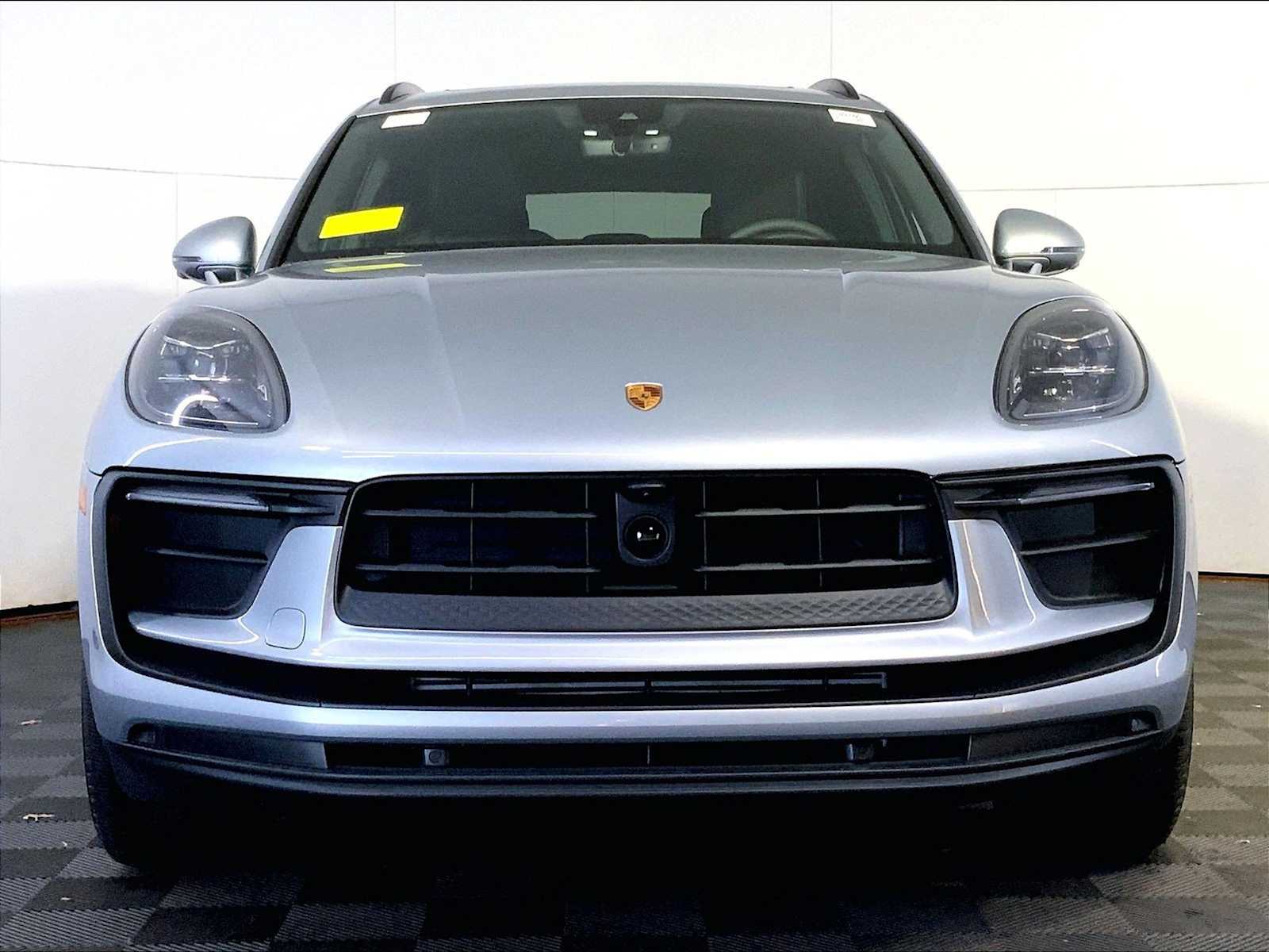 2026 Porsche Macan - Photo 10