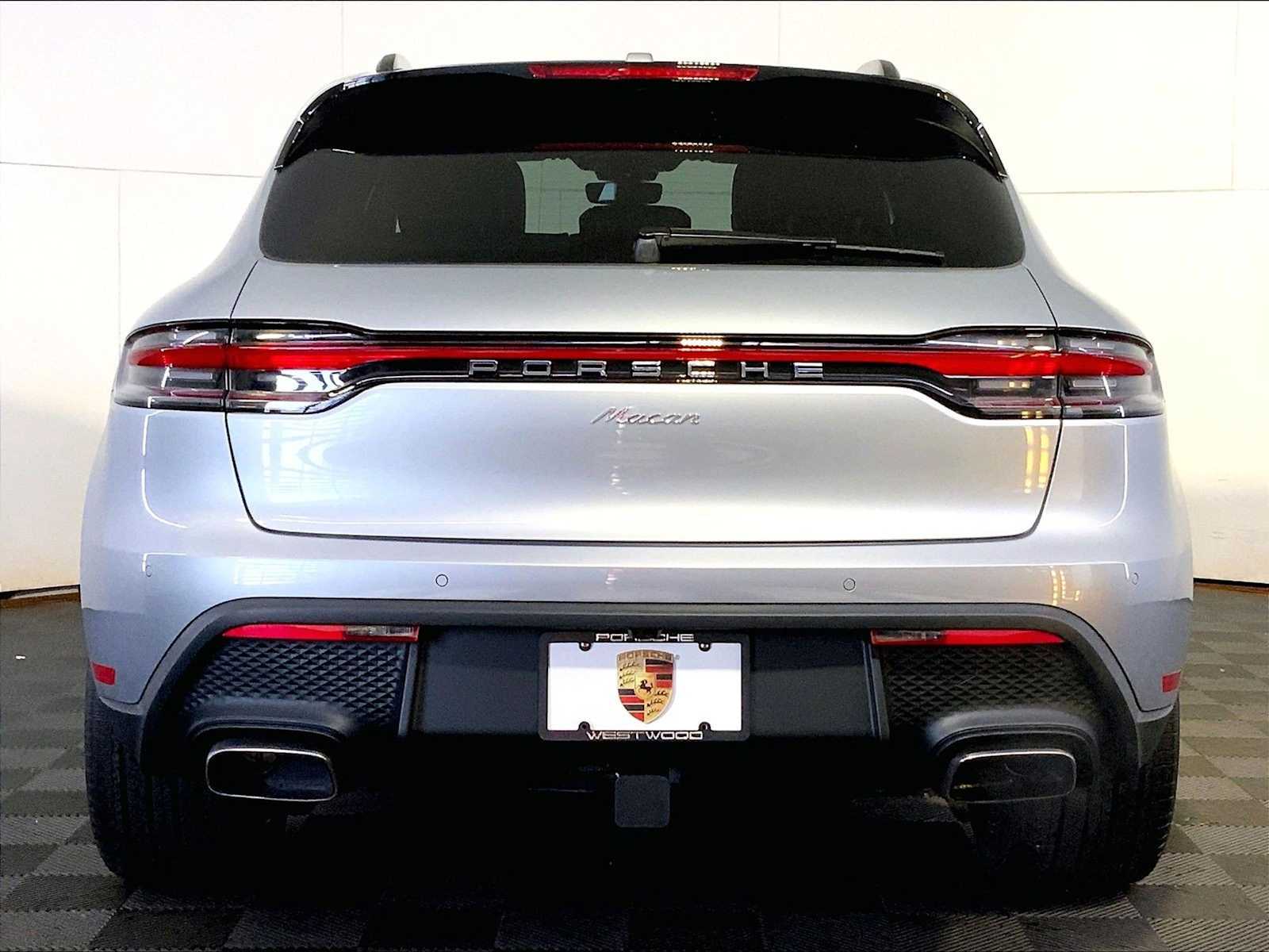2026 Porsche Macan - Photo 6
