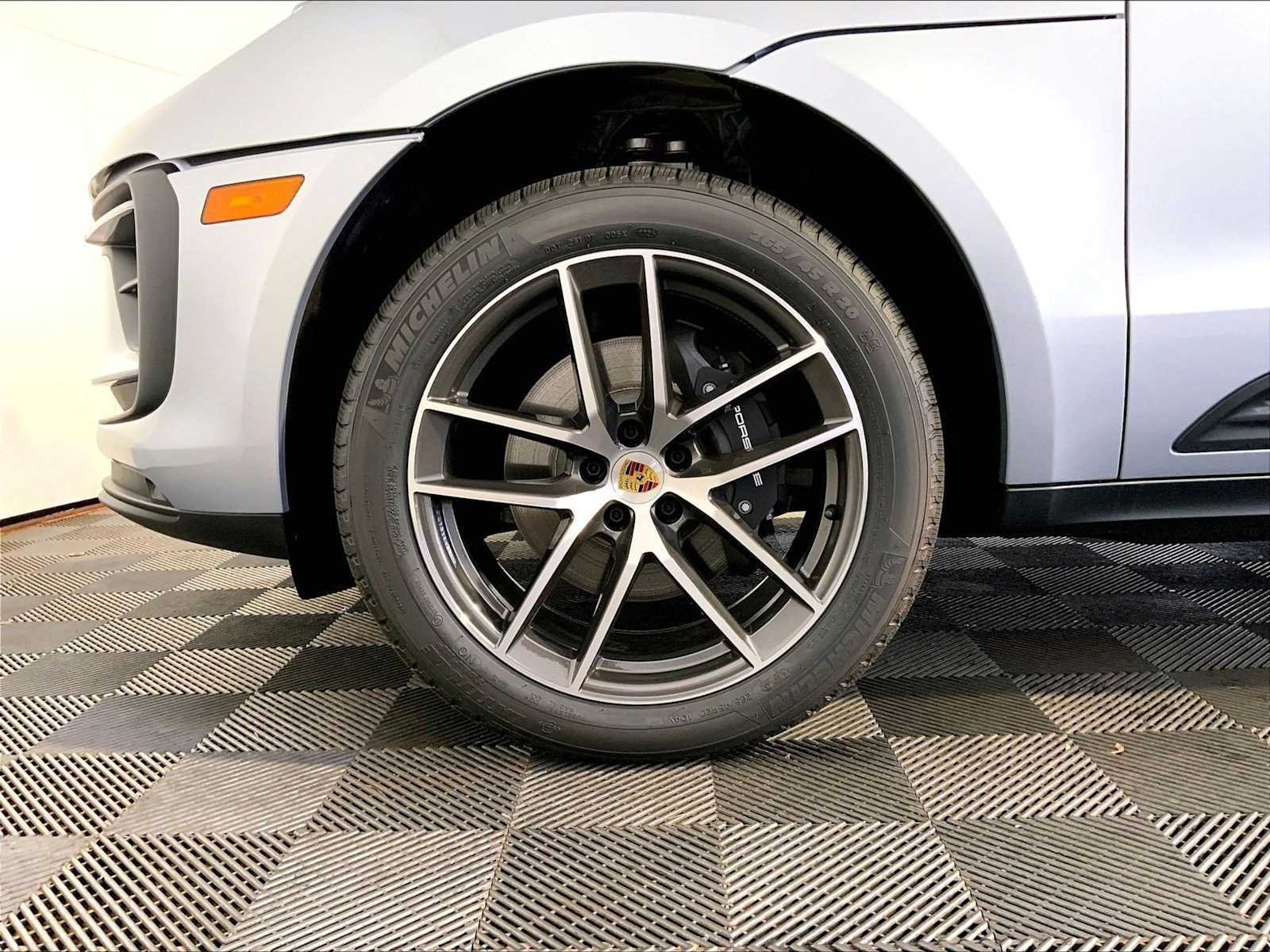 2026 Porsche Macan - Photo 11