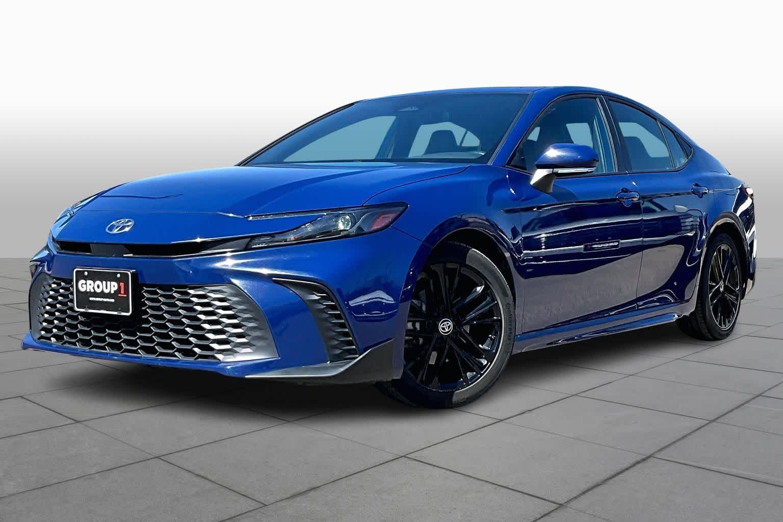 2025 Toyota Camry SE FWD