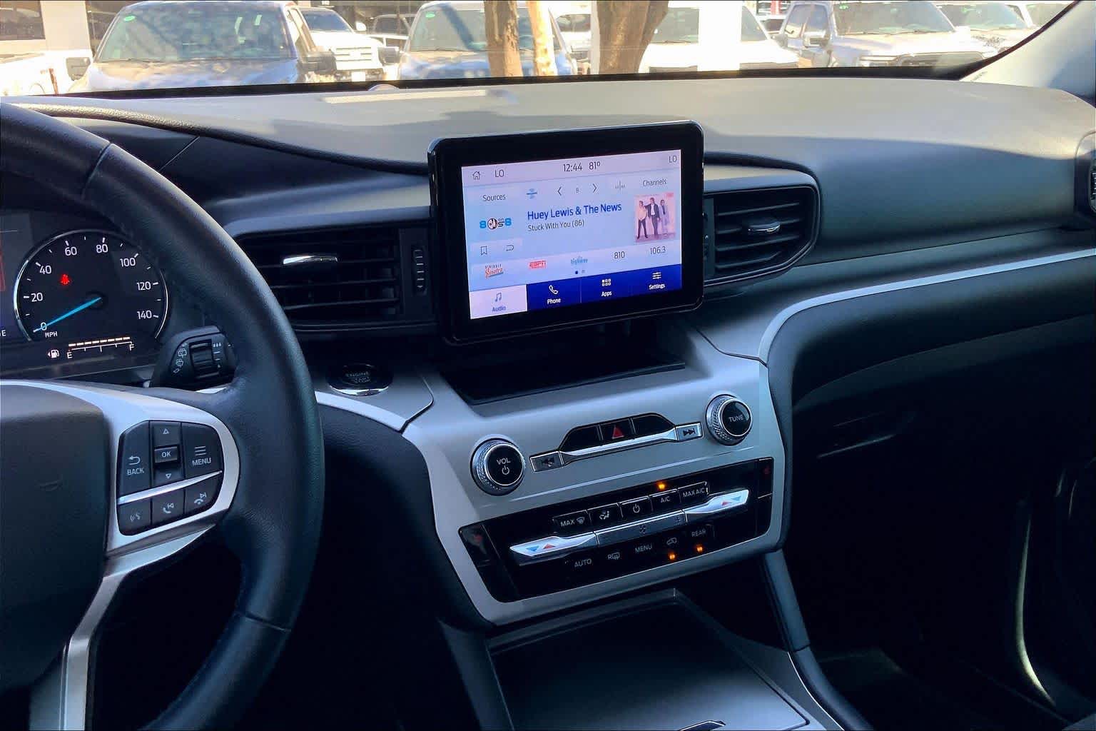 View vehicle photo 7