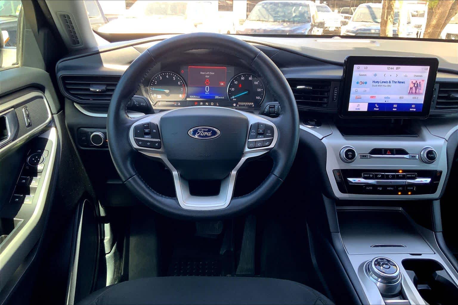 View vehicle photo 6